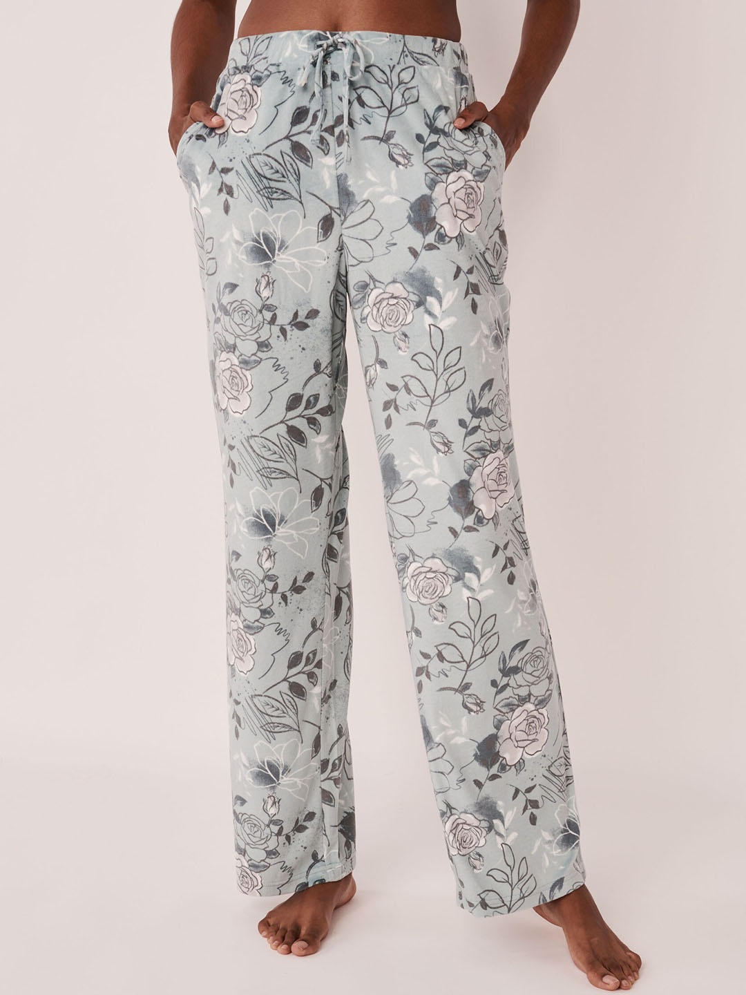 

La Vie en Rose Women Blue & White Printed Night suit