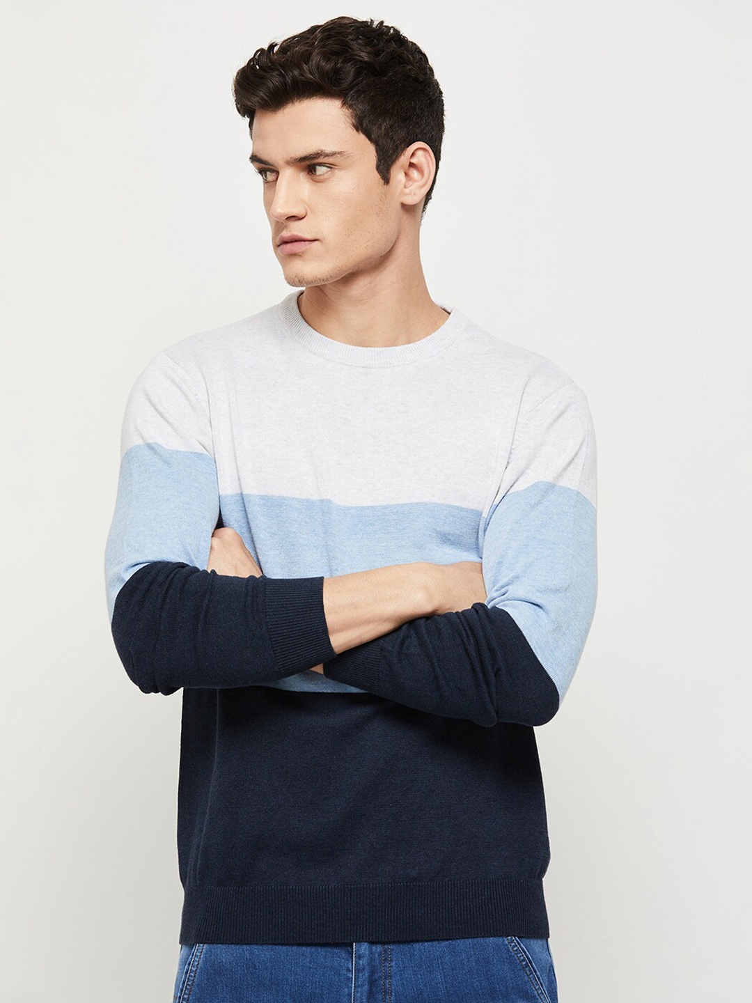 

max Men Blue & White Colourblocked Pullover