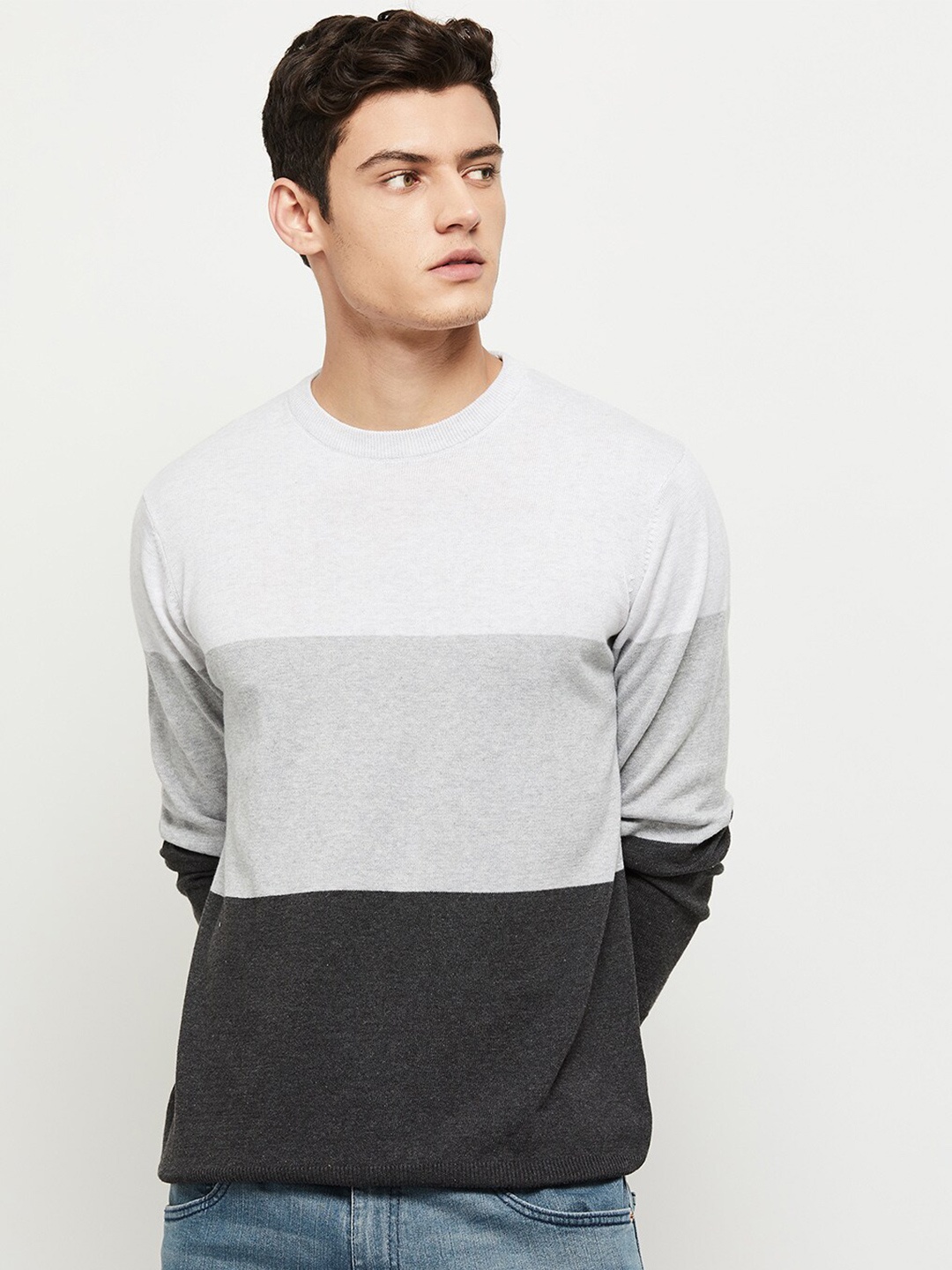 

max Men Grey & White Colourblocked Pullover