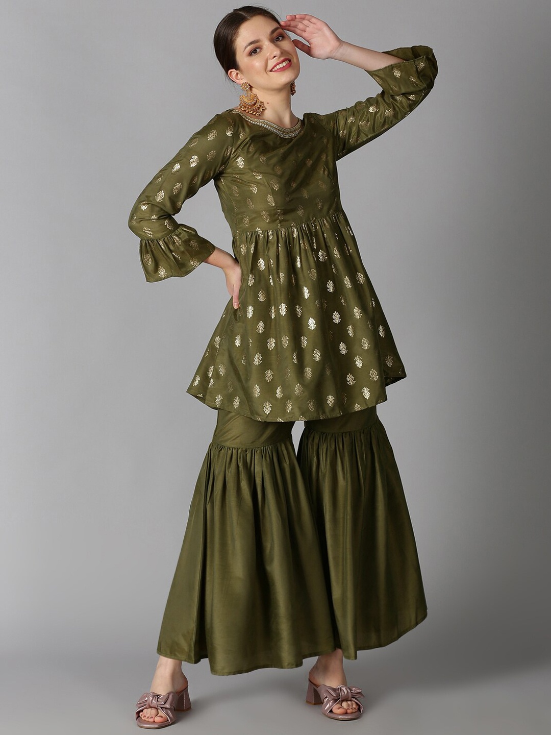 

Saffron Threads Women Olive Green Ethnic Motifs Printed Kurta with Palazzos