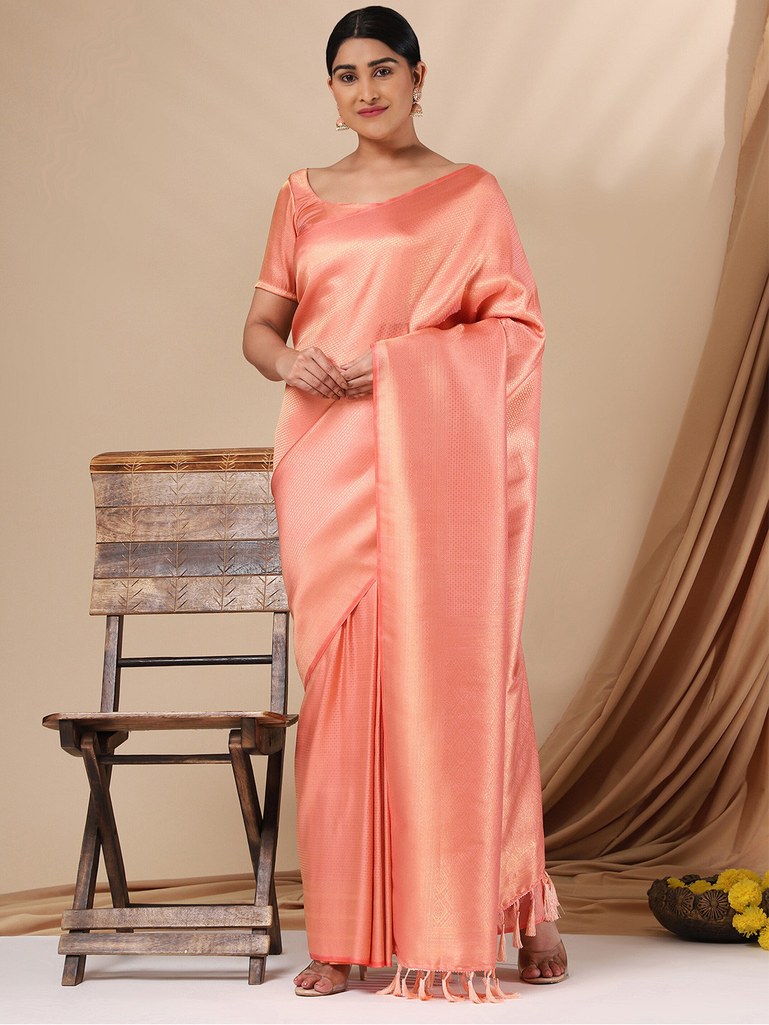 

Ekta Textiles Women Peach-Coloured & Gold-Toned Woven Design Zari Pure Silk Banarasi Saree