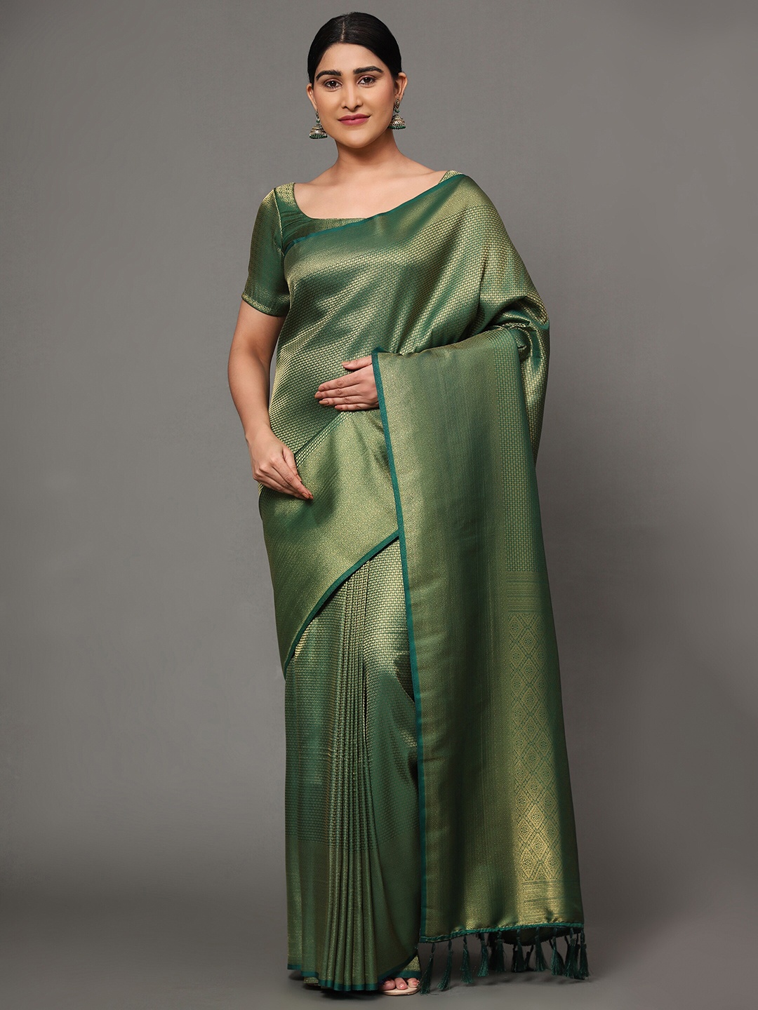 

Ekta Textiles Women Green & Gold-Toned Woven Design Zari Pure Silk Banarasi Saree