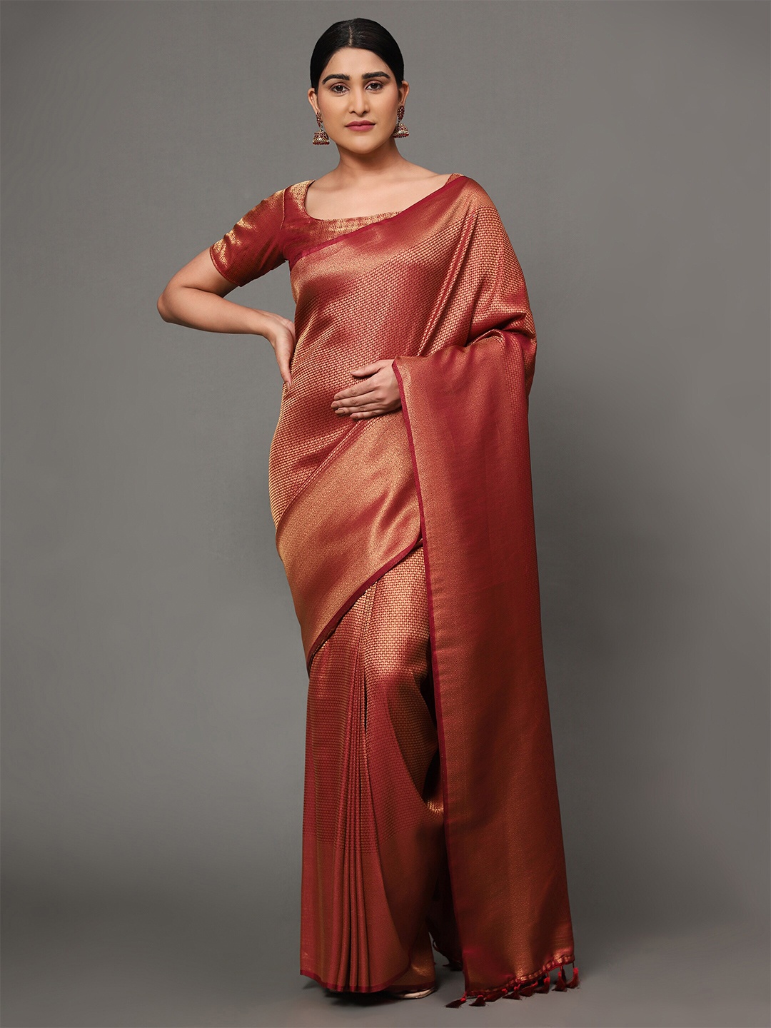 

Ekta Textiles Maroon & Gold-Toned Woven Design Zari Pure Silk Banarasi Saree