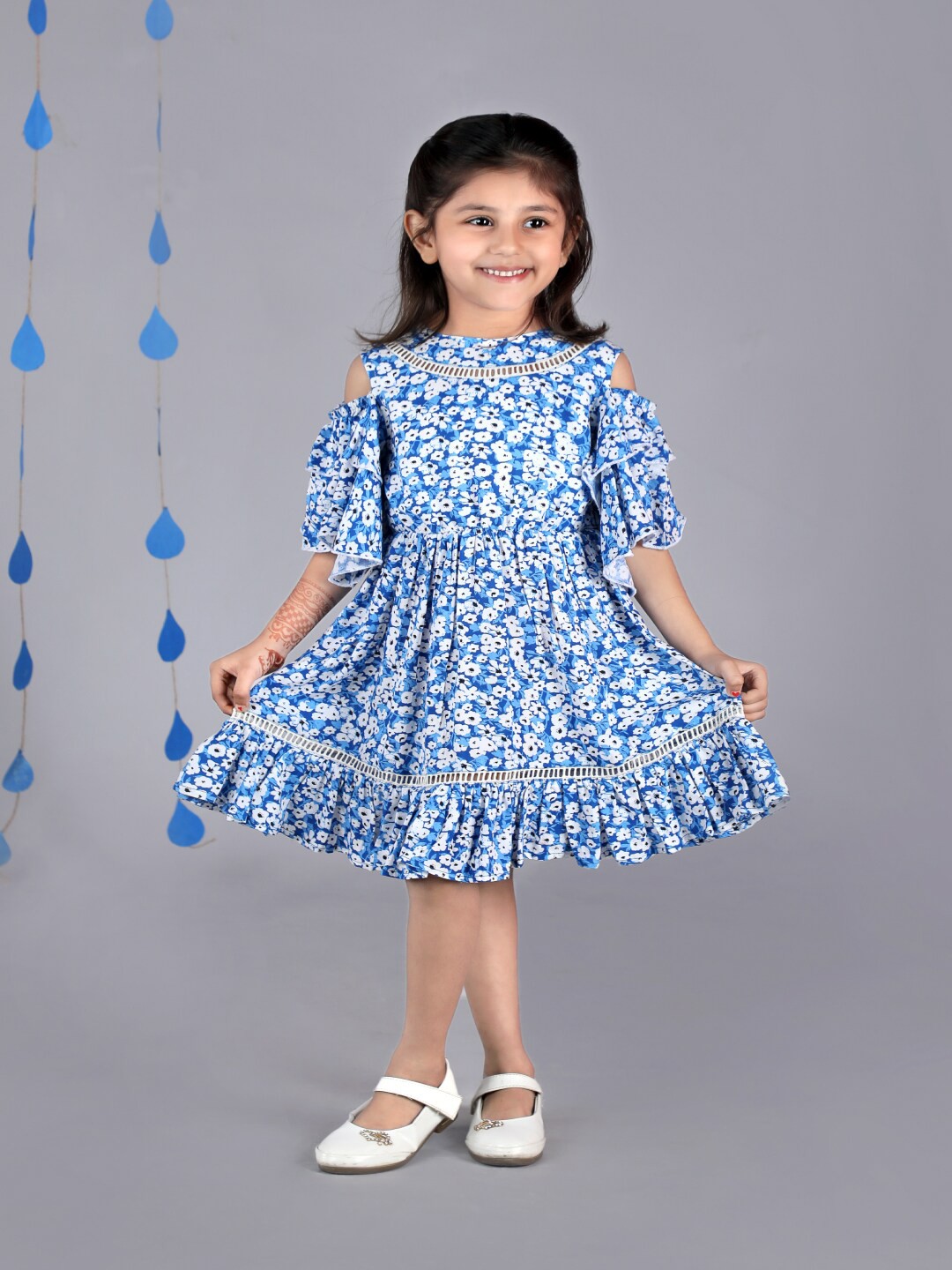 

Beyabella Girls Blue Floral Printed Dress