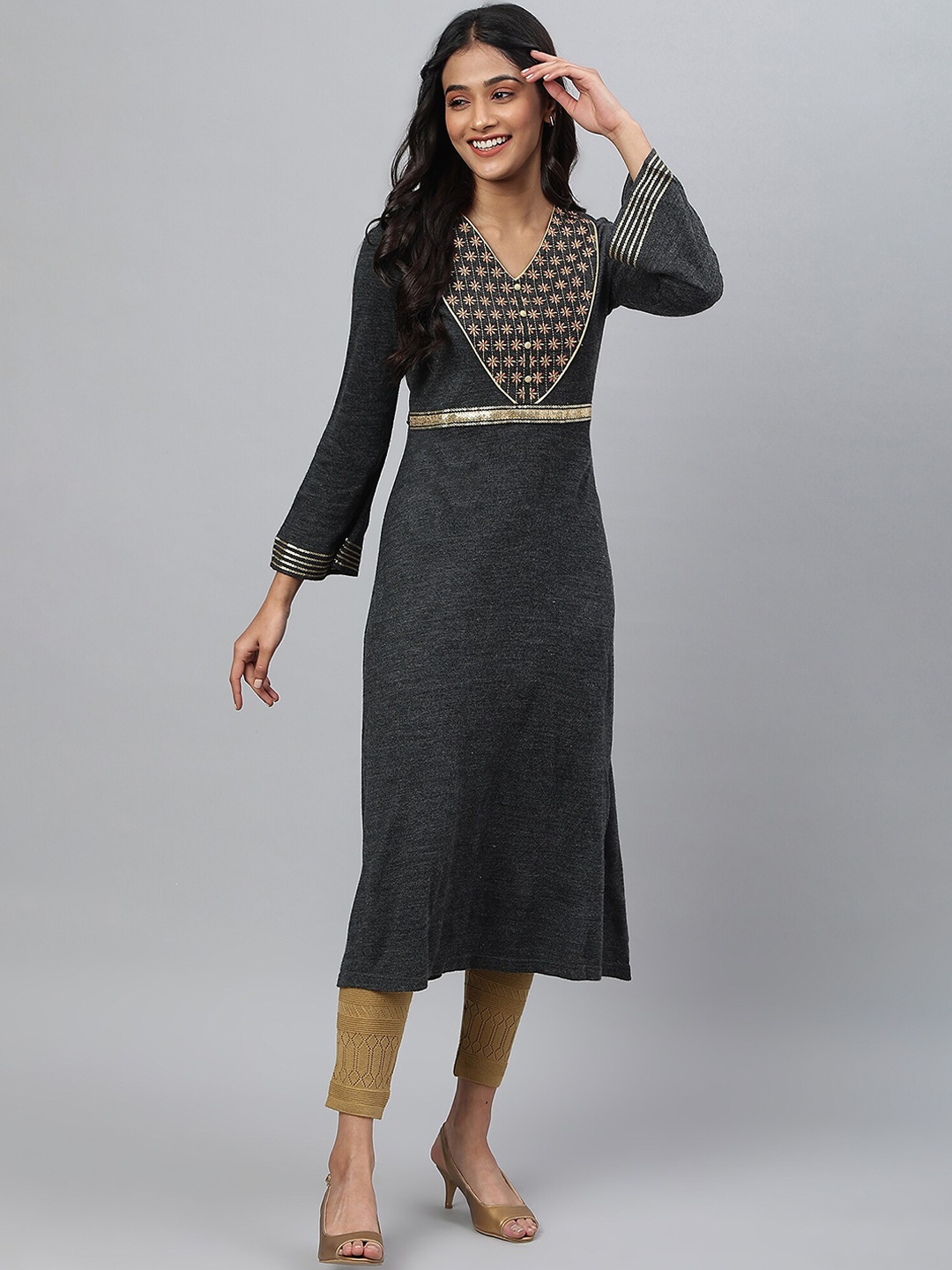 

AURELIA Women Grey Yoke Design Flared Sleeves Kurta