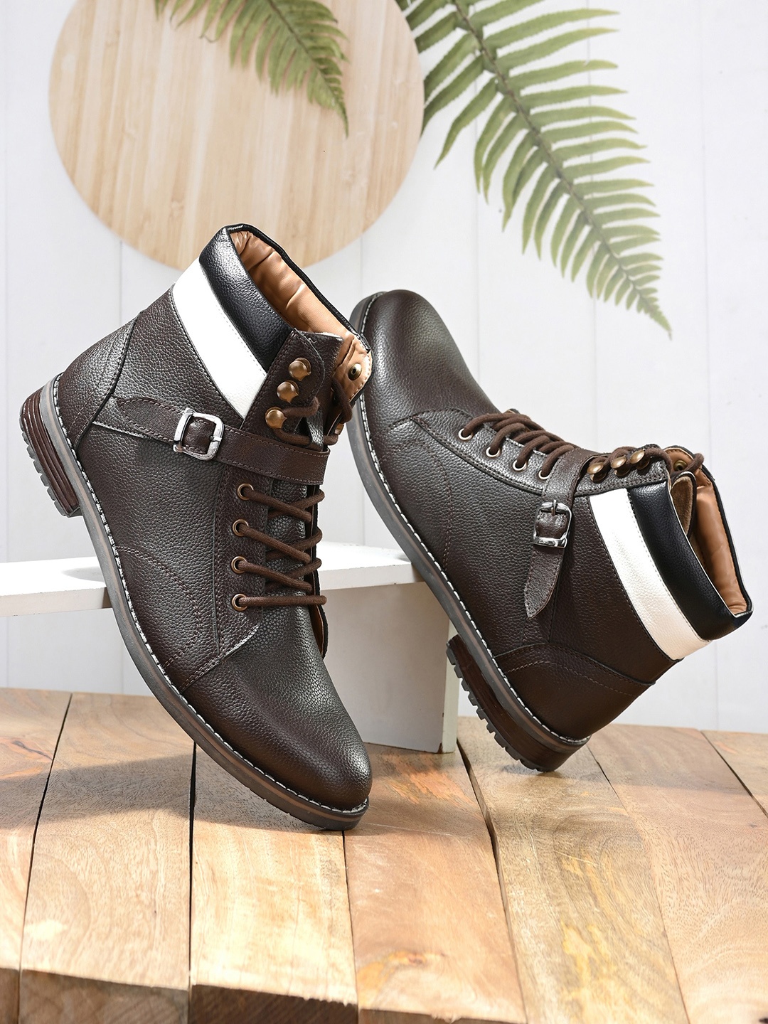 

Roadster Men Brown Faux Leather Boots