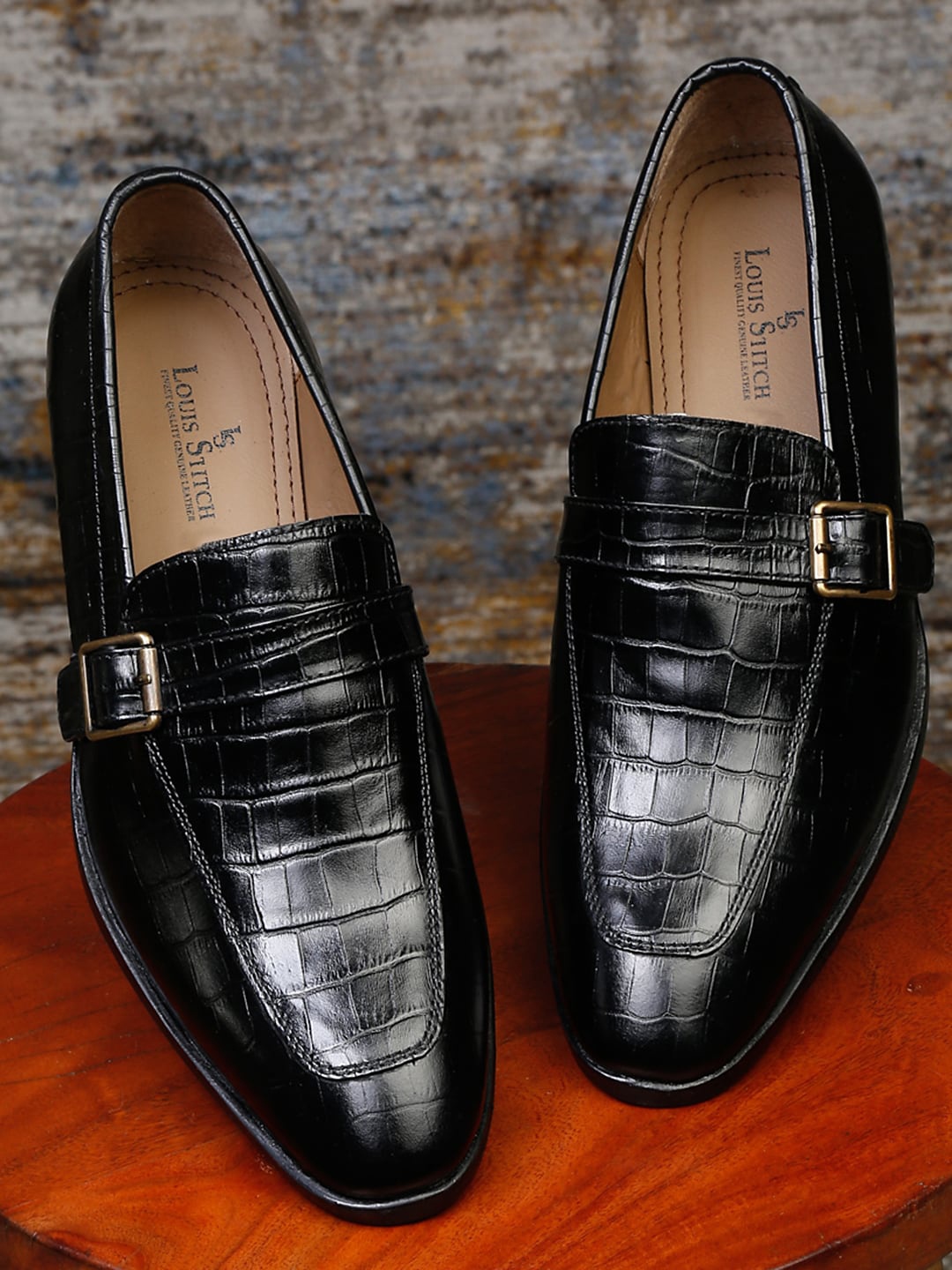 

LOUIS STITCH Men Black Solid Formal Loafers