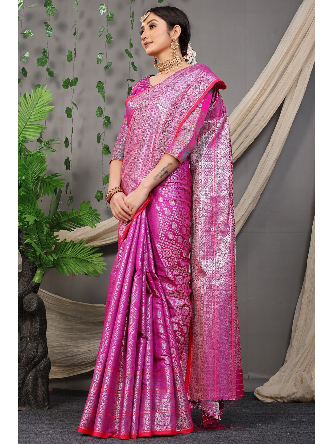 

Anaita Pink & Silver-Toned Woven Design Zari Pure Silk Banarasi Saree