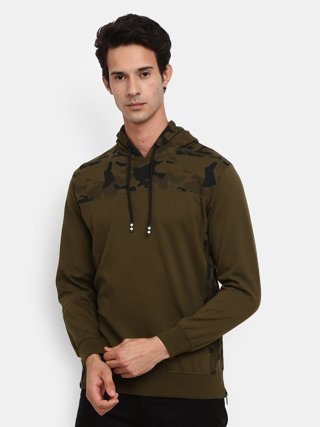 

V-Mart Men Olive Green Printed Hooded Sweatshirt