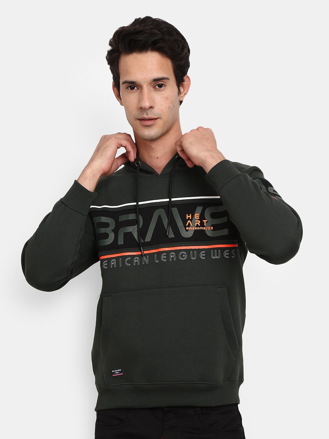 

V-Mart Men Black Typography Printed Hooded Sweatshirt