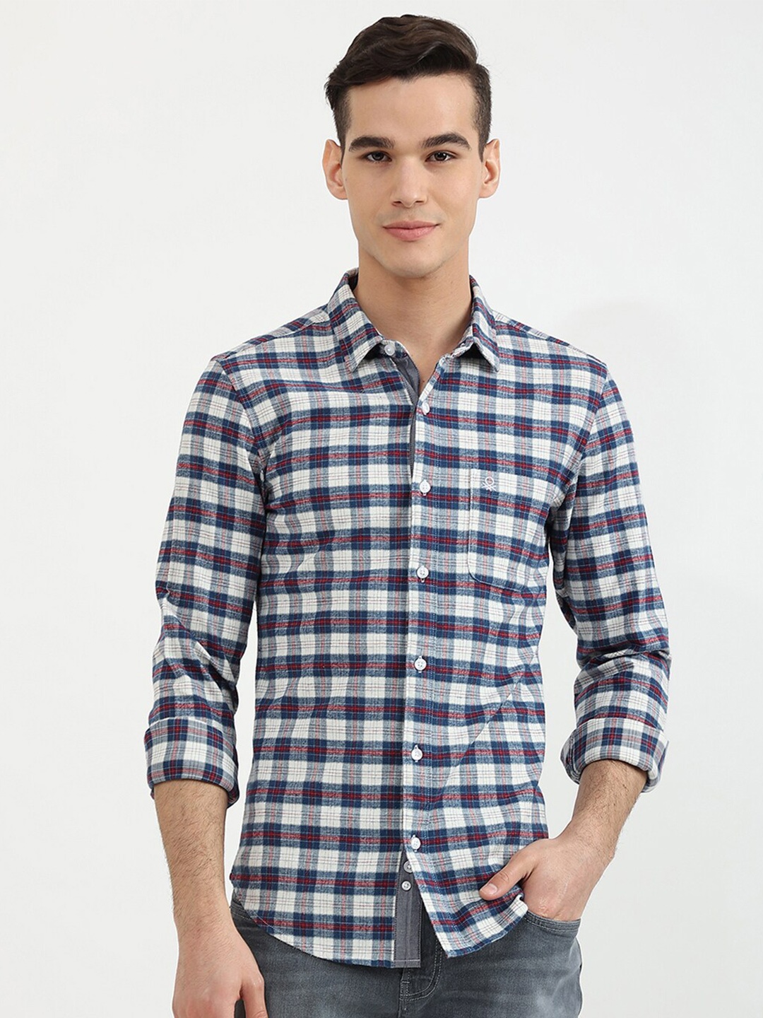 

United Colors of Benetton Men Off White Slim Fit Checked Cotton Casual Shirt