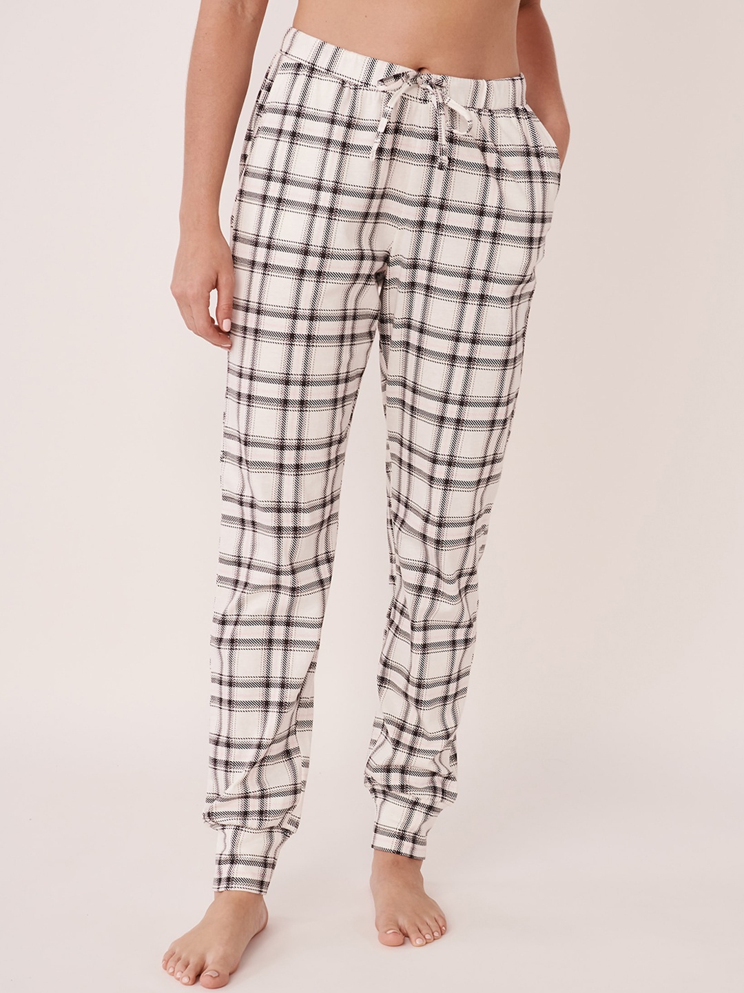 

La Vie en Rose Women White & Black Pure Cotton Checked Printed Lounge Pant