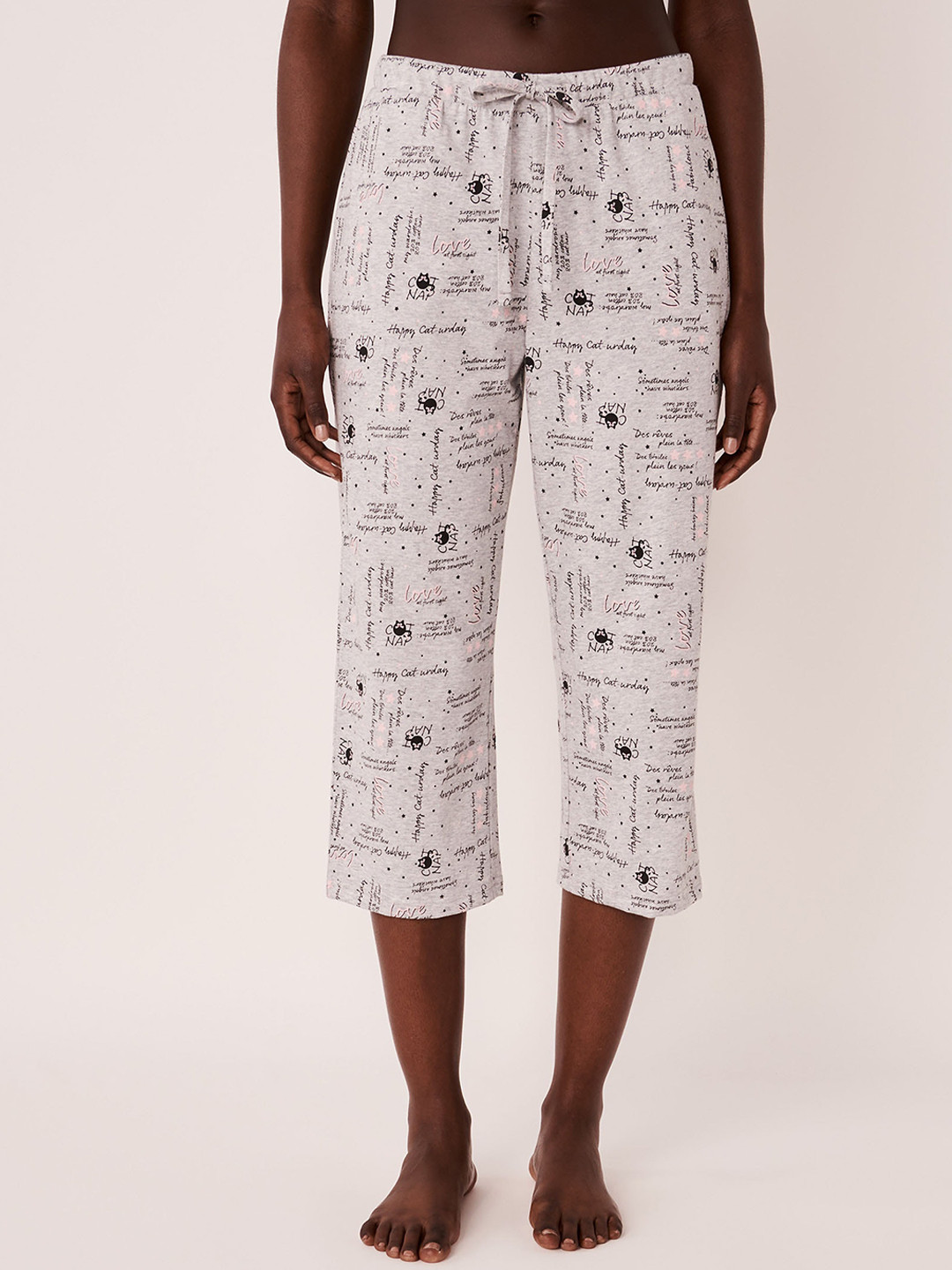 

La Vie en Rose Women Grey Typography Printed Cotton Capri Lounge Pants