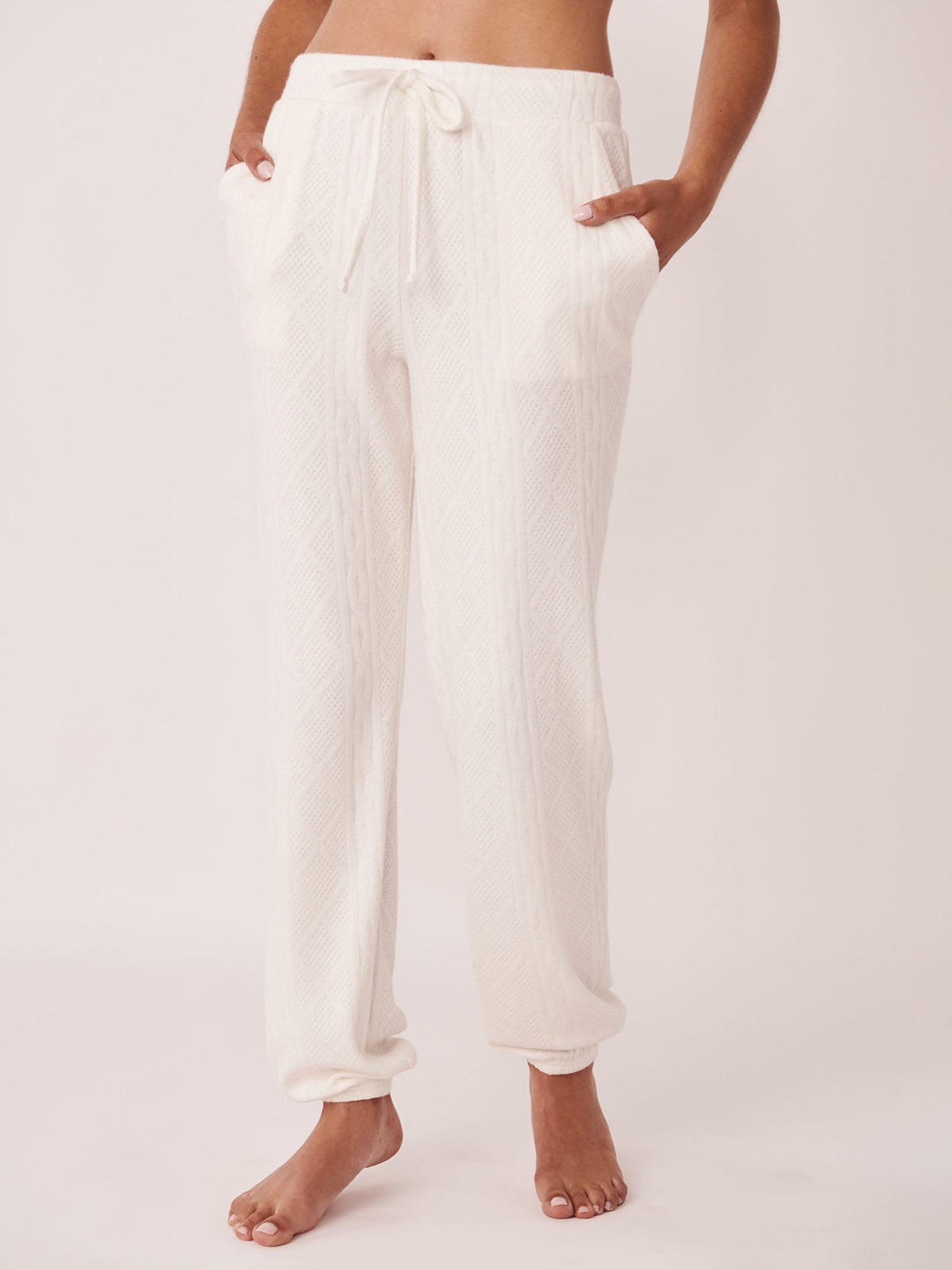 

La Vie en Rose Women White Solid Lounge Pants