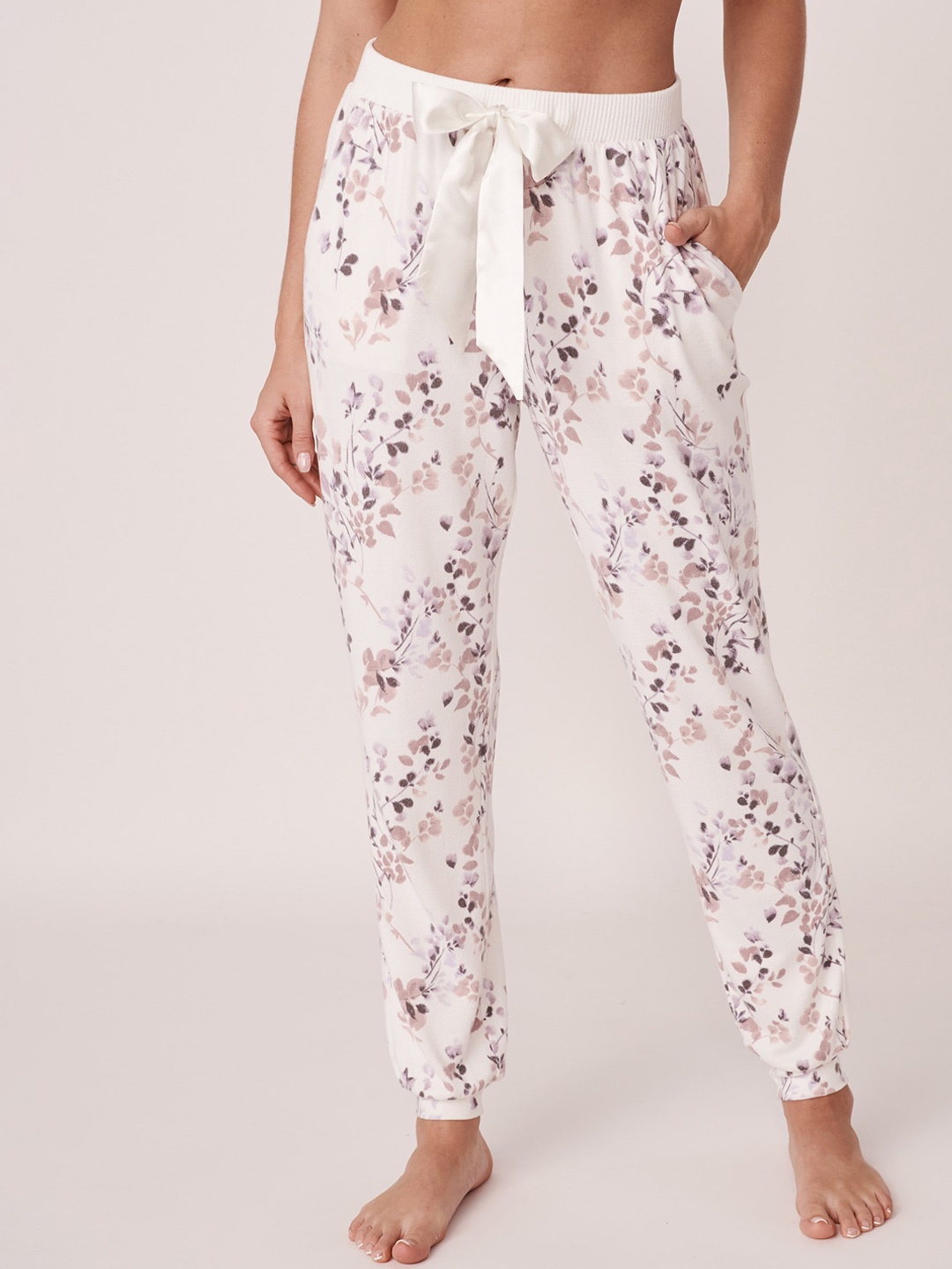 

La Vie en Rose Women White & Grey Printed Lounge Joggers