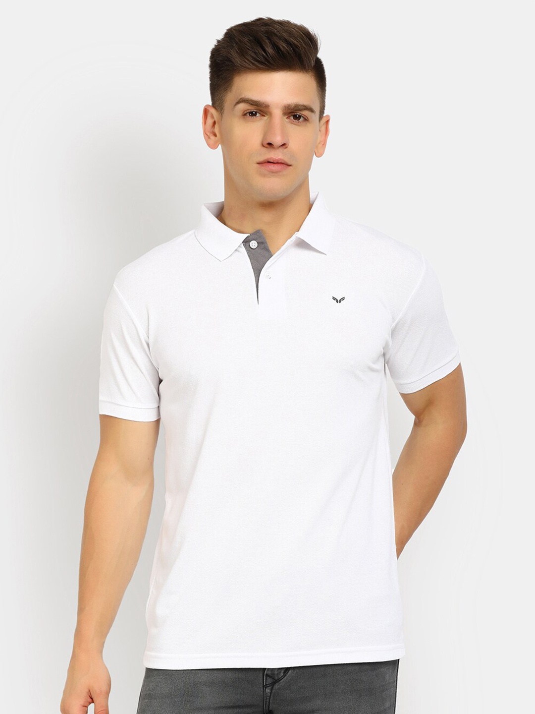 

V-Mart Men White Polo Collar Cotton T-shirt