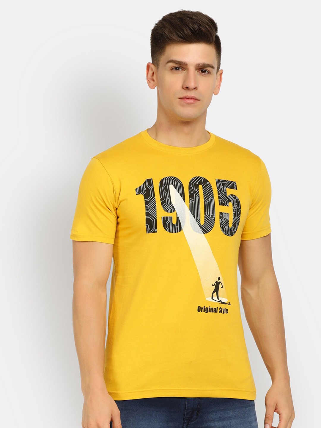 

V-Mart Men Yellow & Black Printed Slim Fit Cotton T-shirt