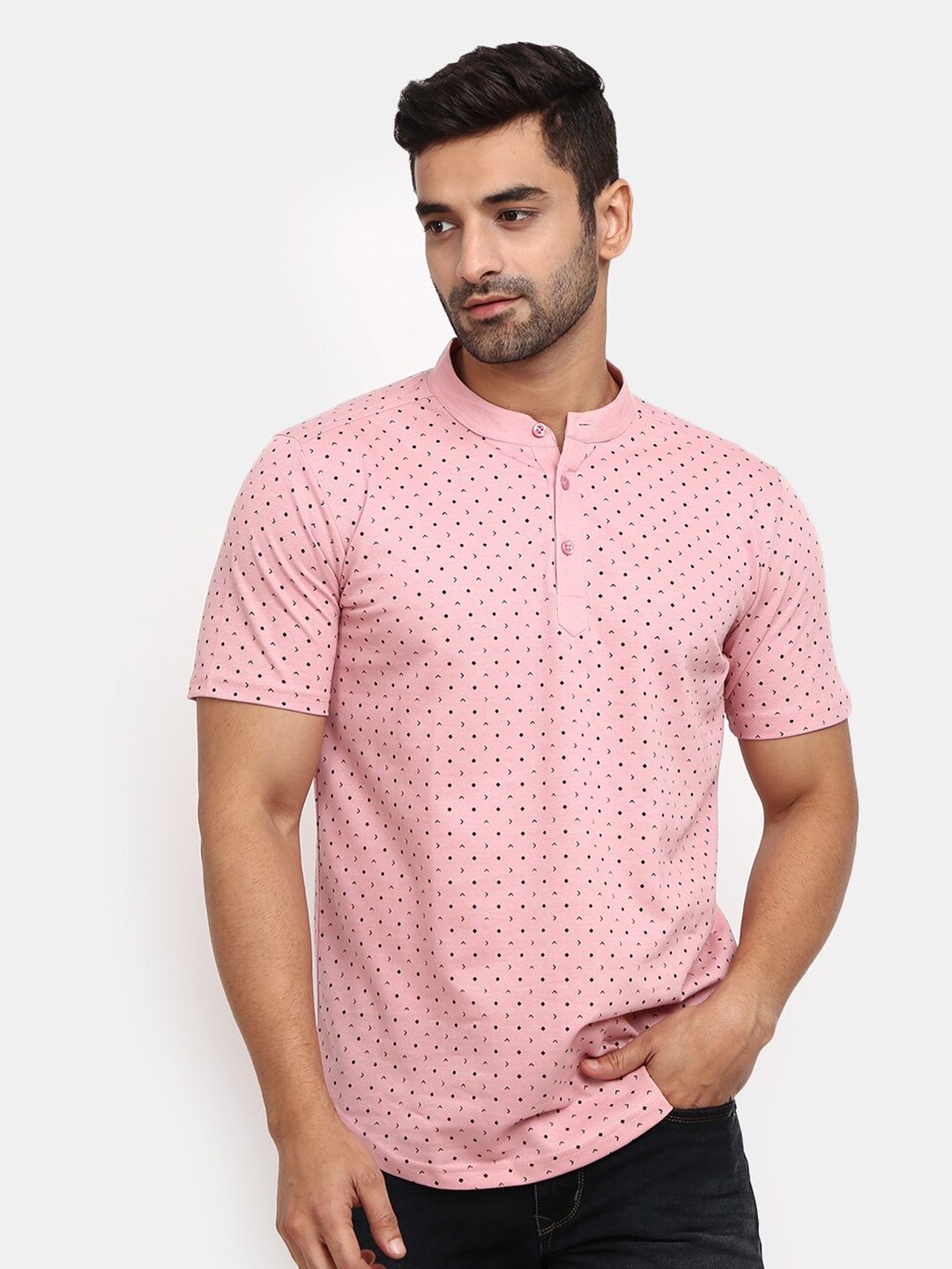 

V-Mart Men Pink & Black Printed Mandarin Collar Slim Fit Cotton T-shirt