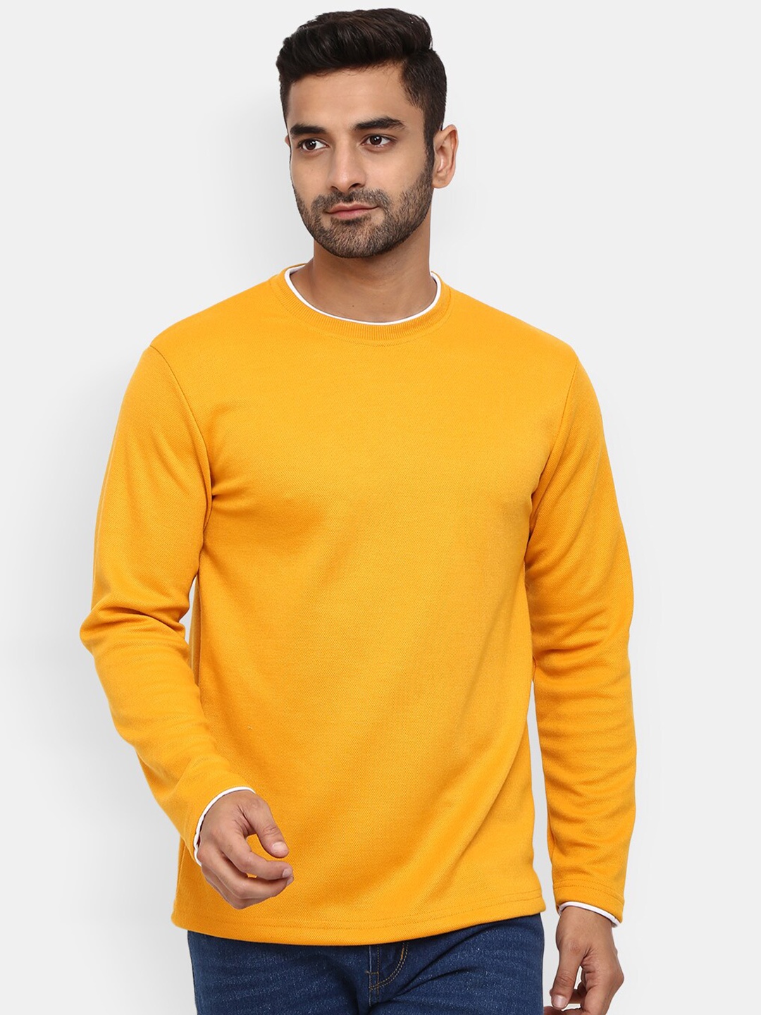 

V-Mart Men Yellow Slim Fit Cotton T-shirt