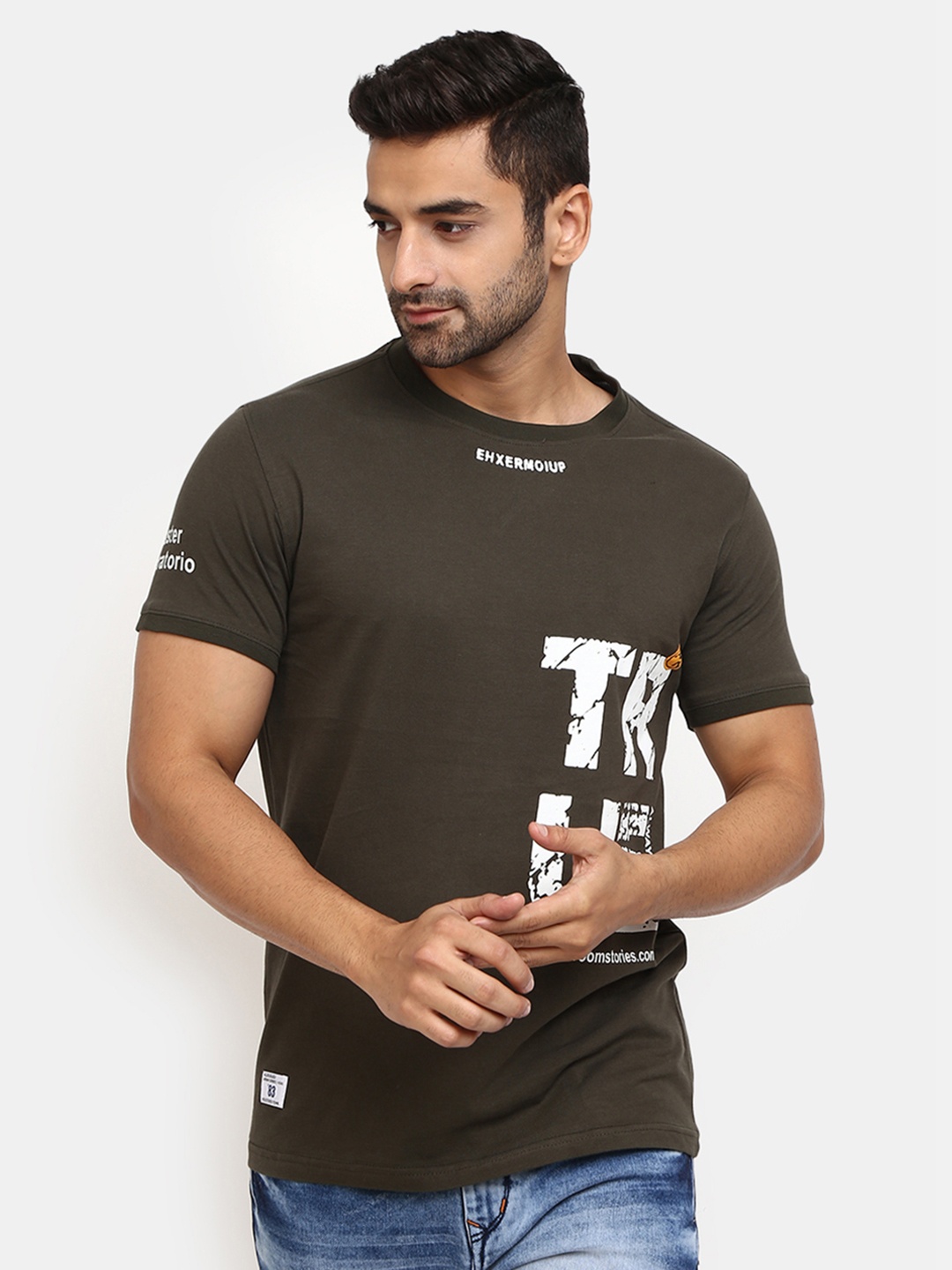 

V-Mart Men Brown Typography Printed Slim Fit T-shirt