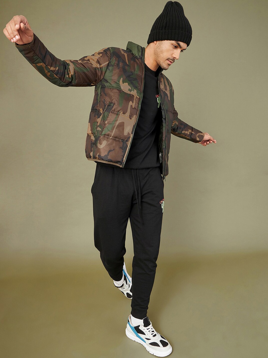 

MASCLN SASSAFRAS Men Green Camouflage Puffer Jacket