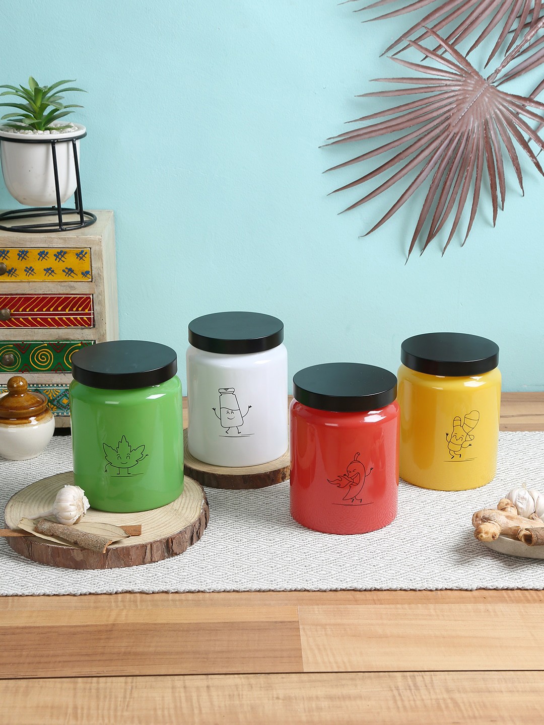 

Storehaus Set of 4 Solid Round Glass Jar 590ml each, Red