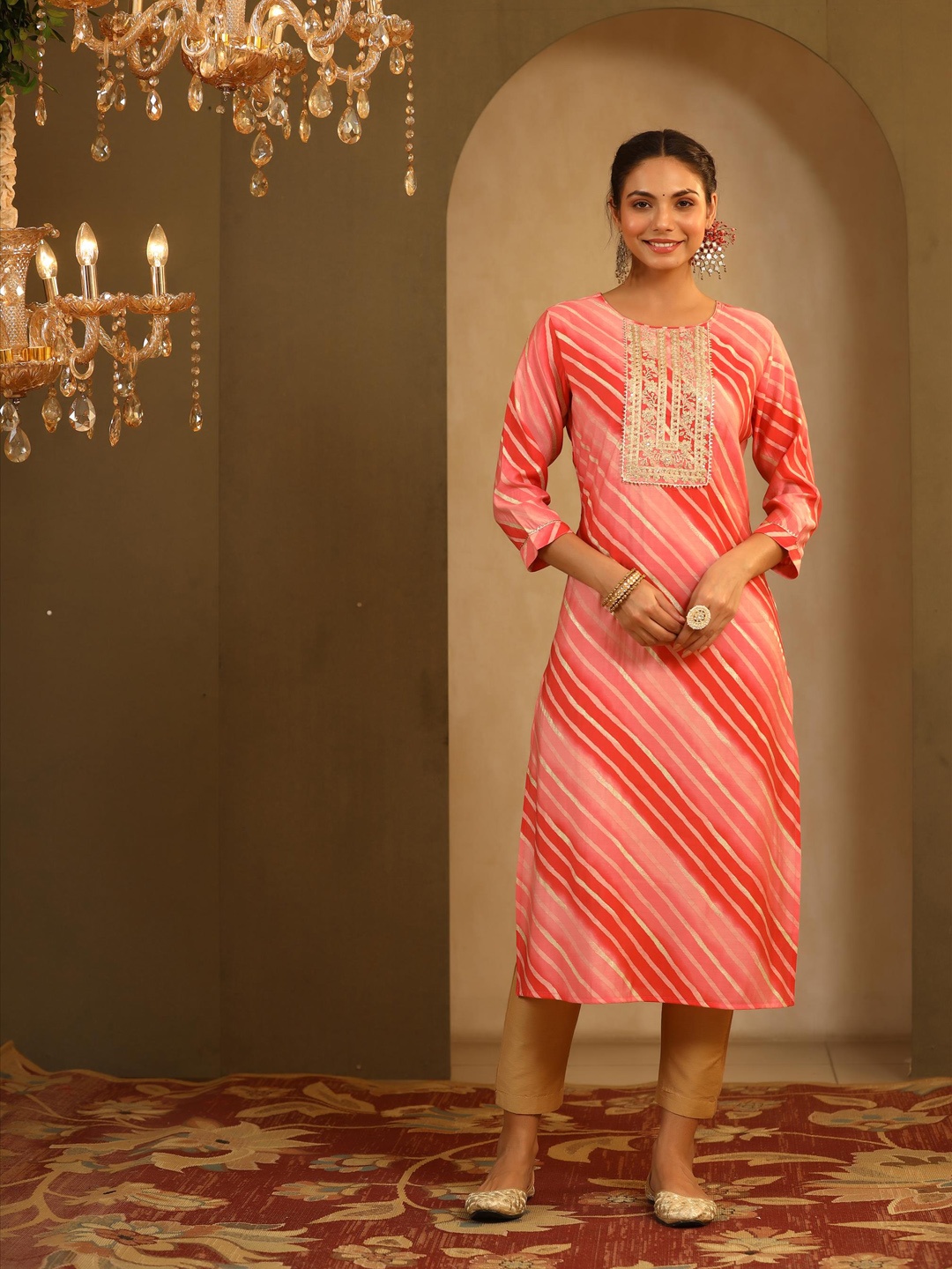 

SCAKHI Yoke Design Kurta, Pink
