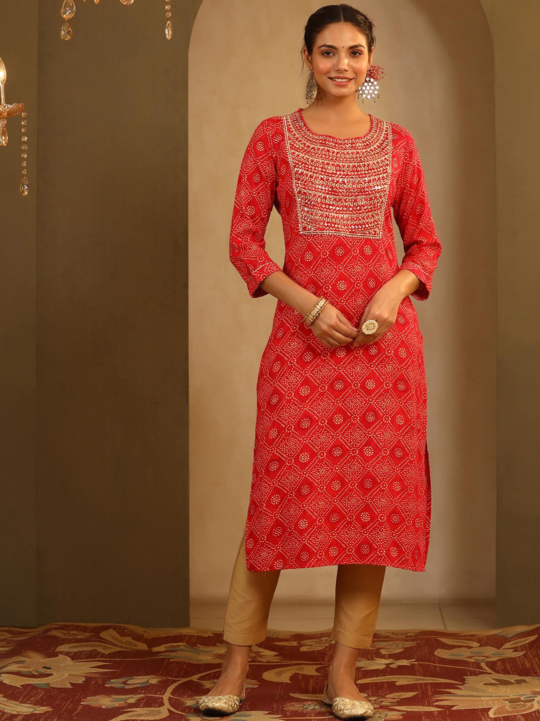 

SCAKHI Geometric Printed & Thread Work Kurta, Pink