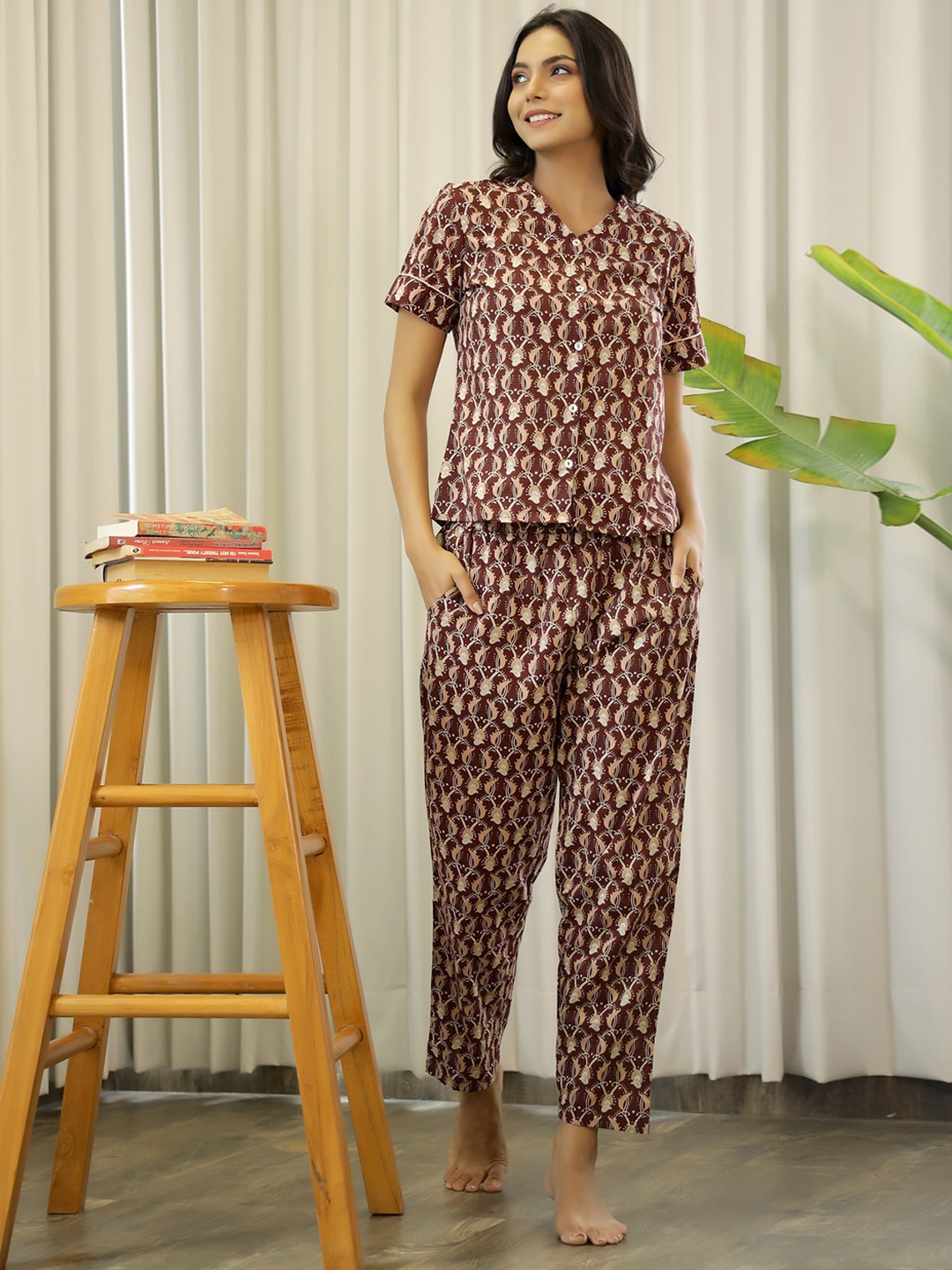 

SANSKRUTIHOMES Women Maroon & White Printed Night suit