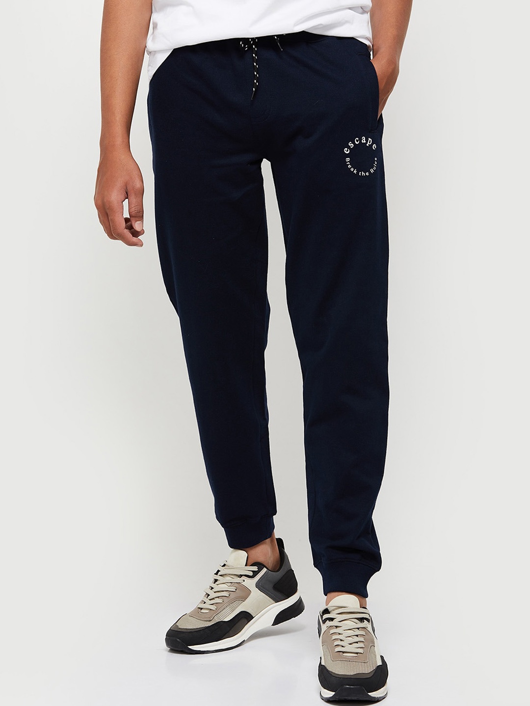 

max Boys Blue Solid Pure Cotton Joggers