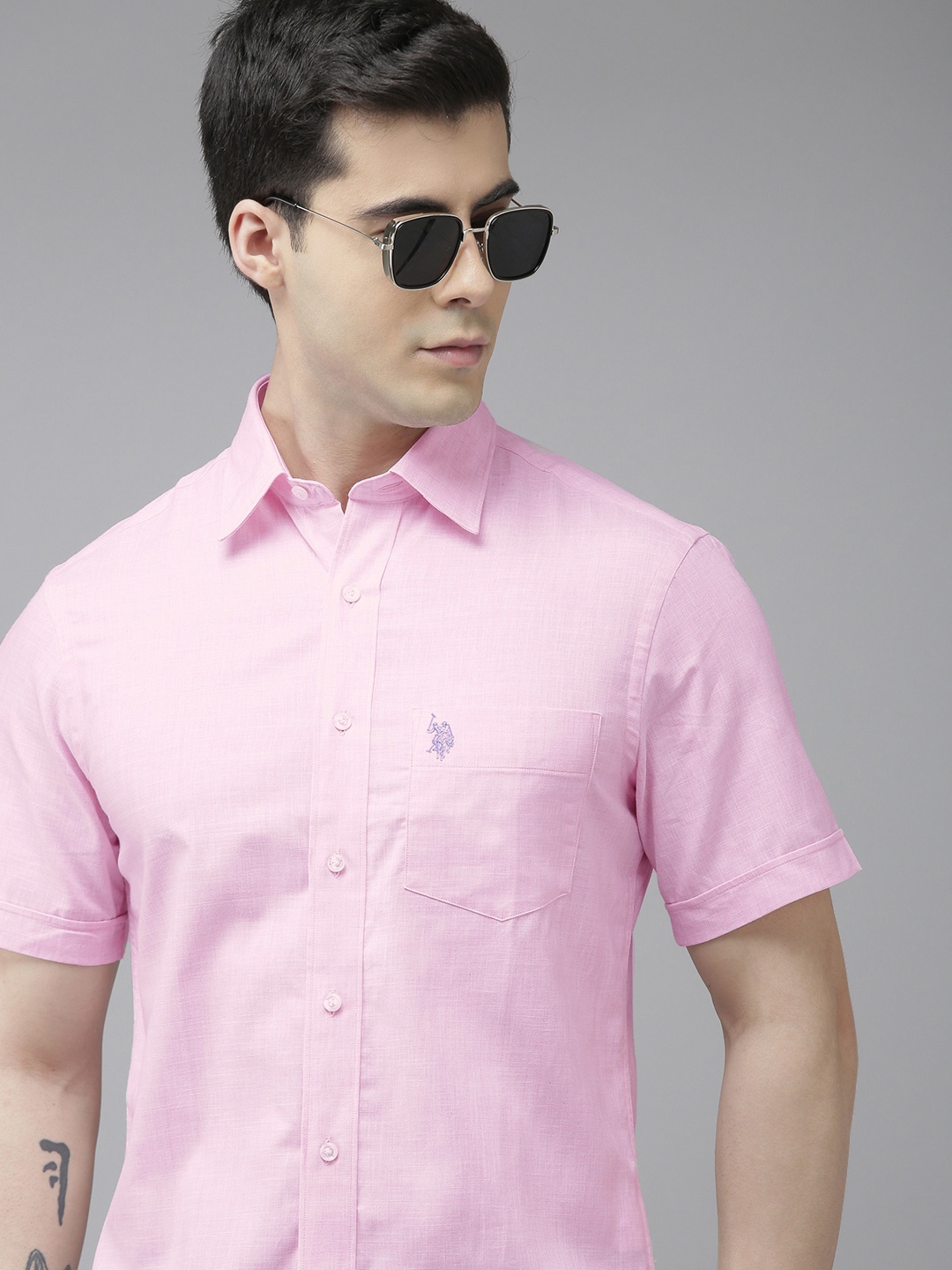 

U.S. Polo Assn. Men Pink Solid Tailored Fit Pure Cotton Casual Shirt