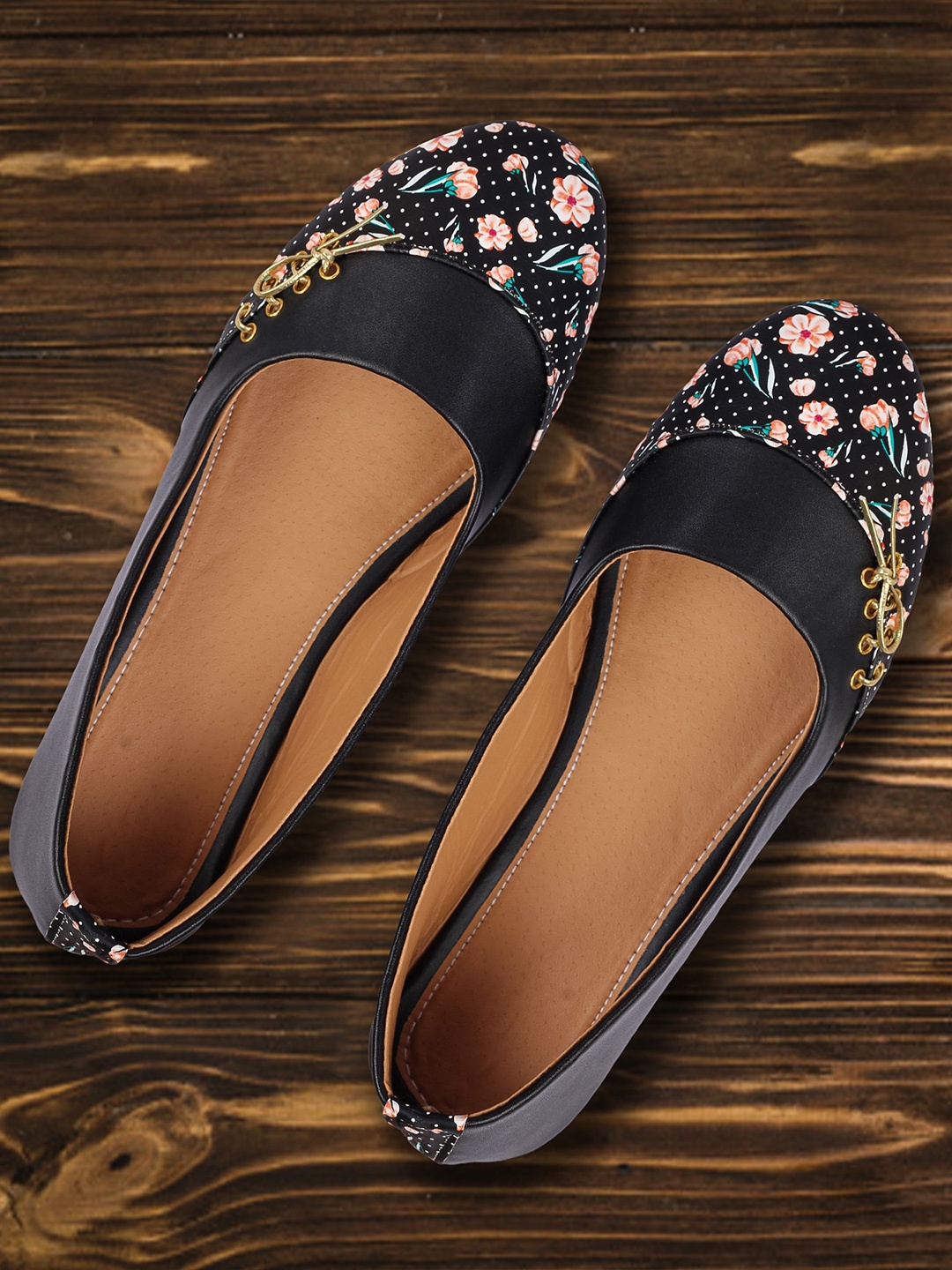 

Moonwalk Women Black Printed Ballerinas Flats