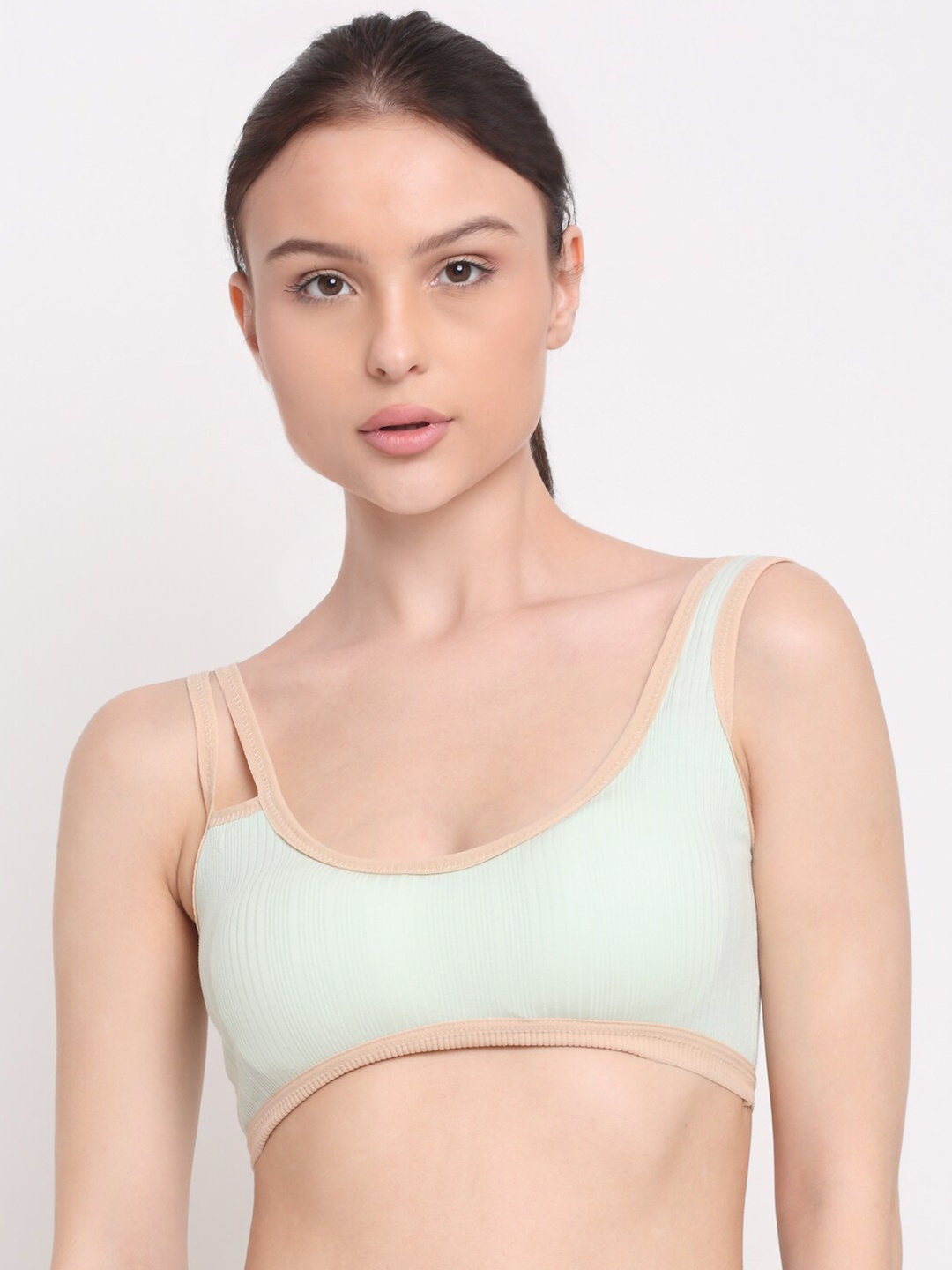 

Laceandme Women Green Lightly Padded Moisture Wicking Rapid Dry Sports Bra