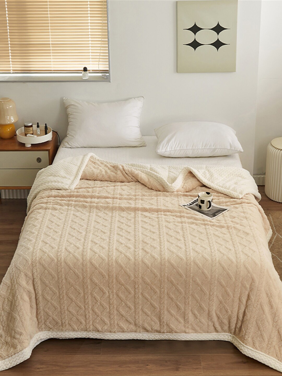 

JC Collection Beige & White Geometric Mild Winter 550 GSM Double Bed Blanket