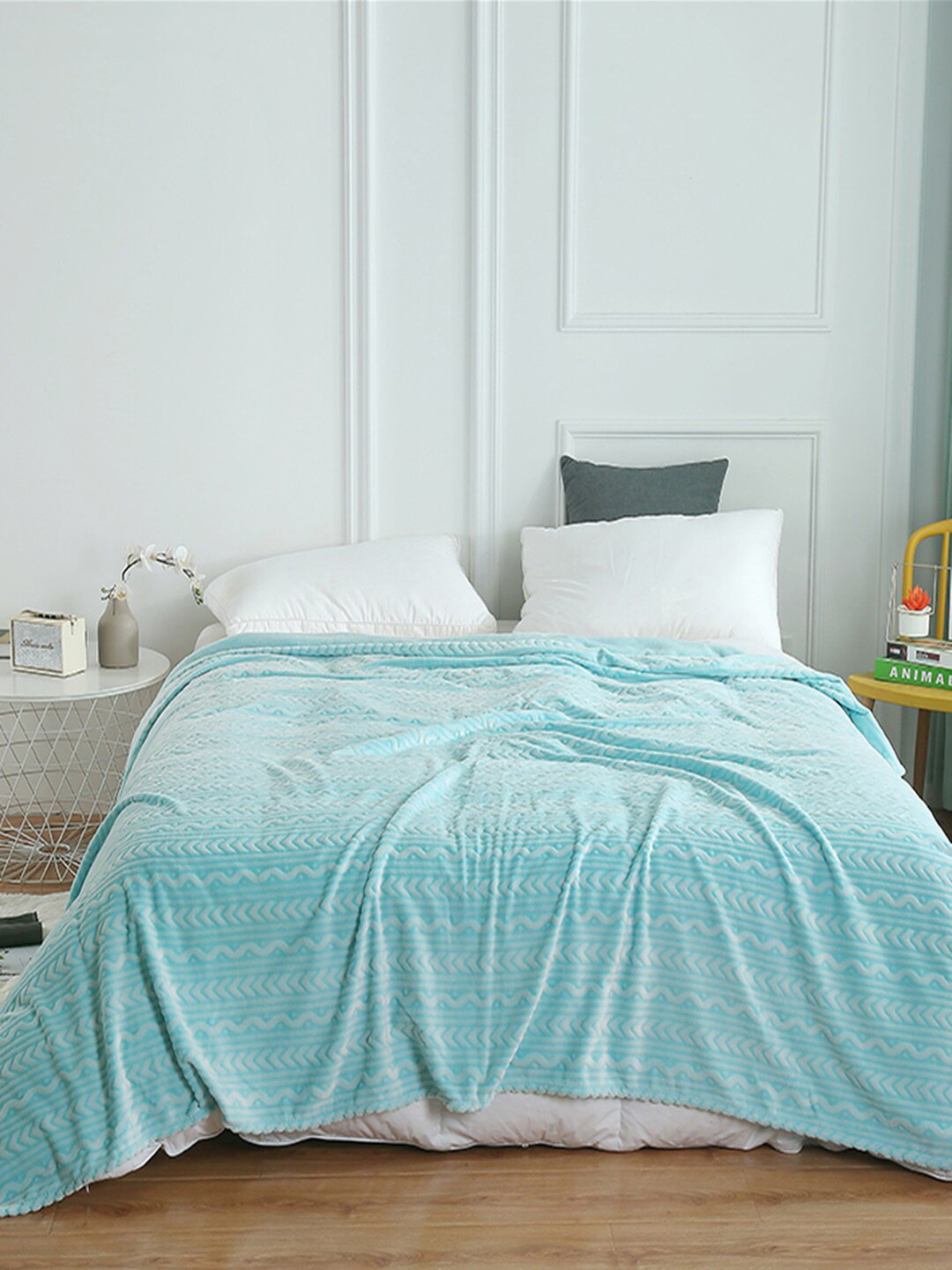 

JC Collection Blue Ethnic Motifs Mild Winter 300 GSM Double Bed Blanket