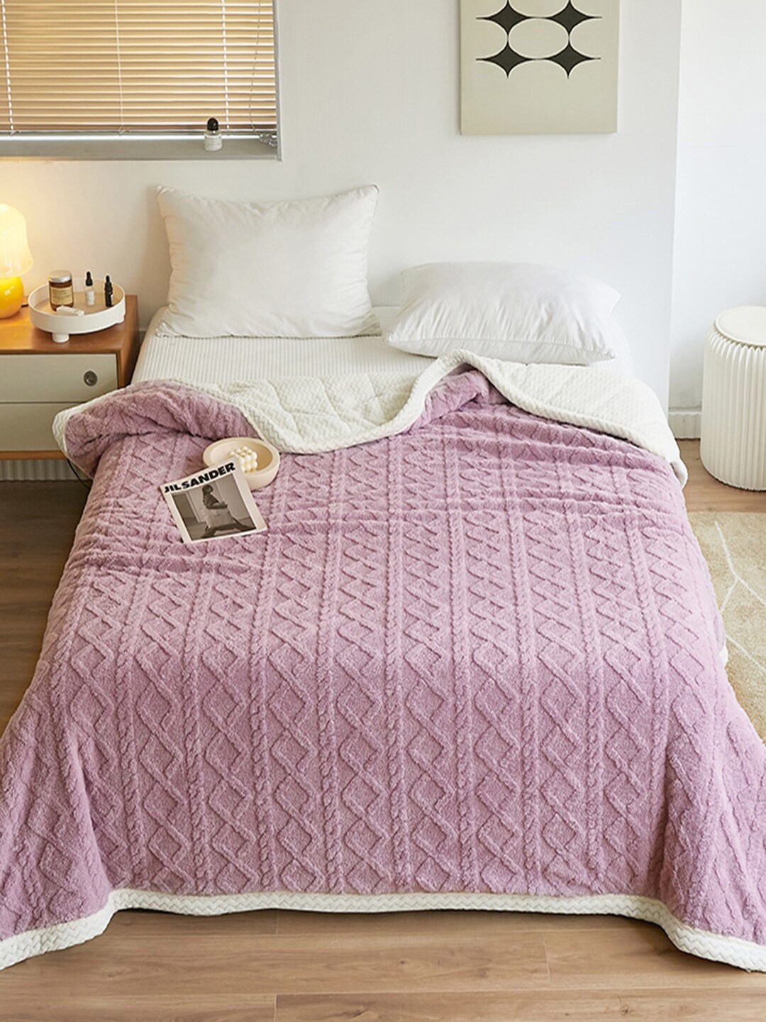 

JC Collection Purple & White Geometric Mild Winter 550 GSM Double Bed Blanket