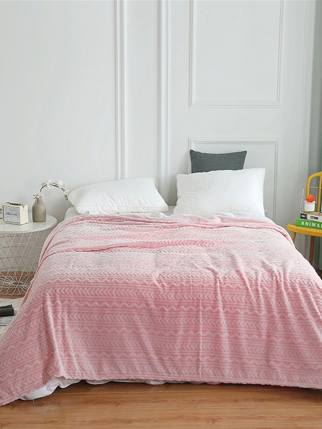 

JC Collection Pink Geometric Mild Winter 300 GSM Double Bed Blanket
