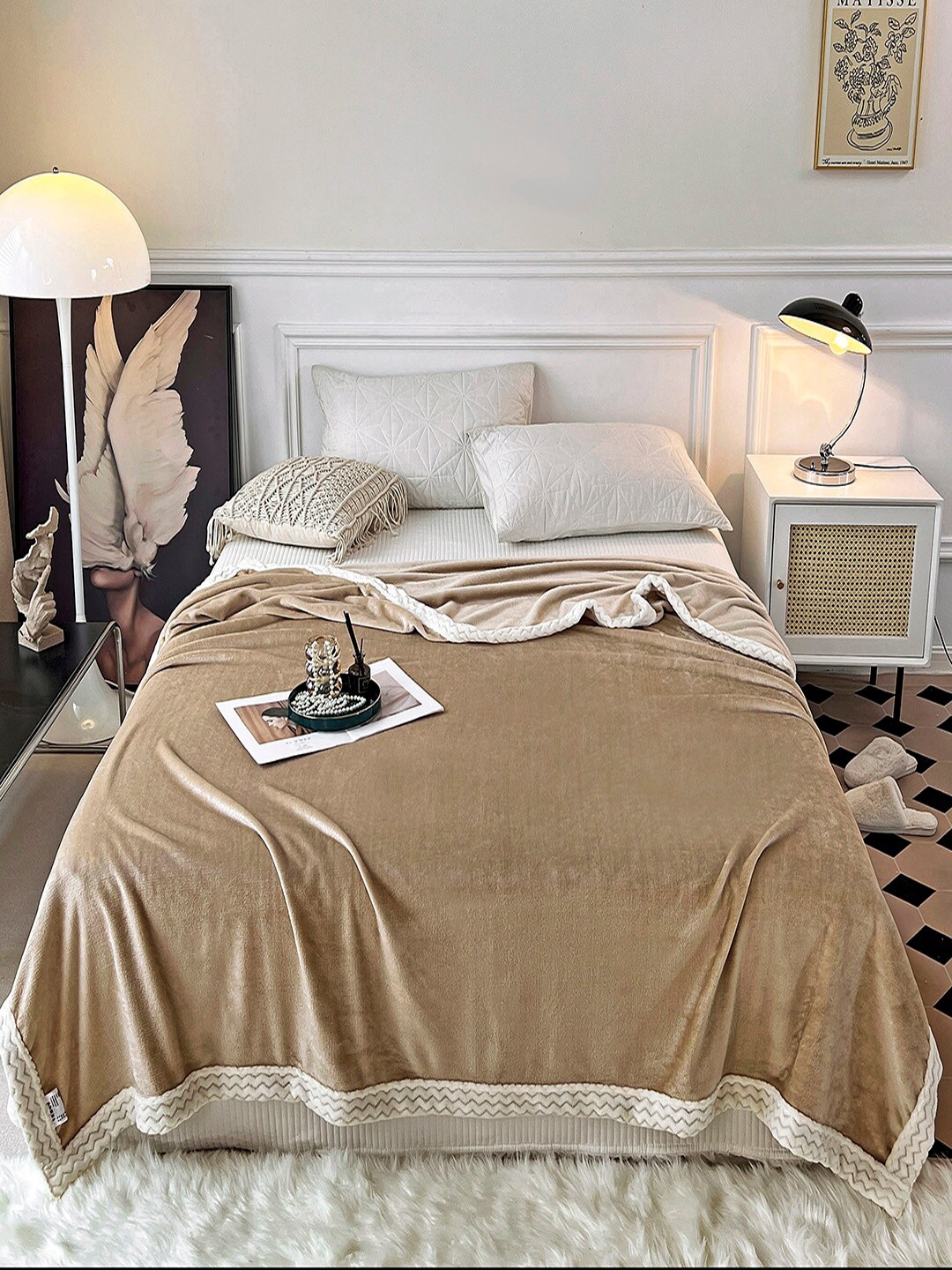 

JC Collection Khaki & White Mild Winter 350 GSM Double Bed Blanket