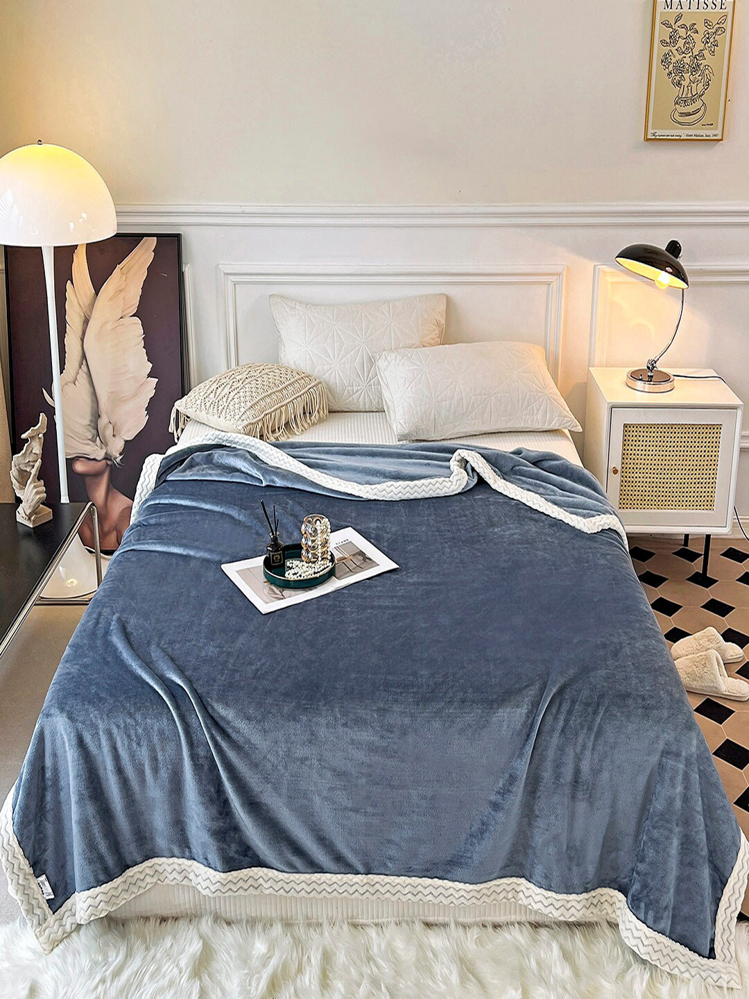 

JC Collection Blue & White Mild Winter 350 GSM Double Bed Blanket
