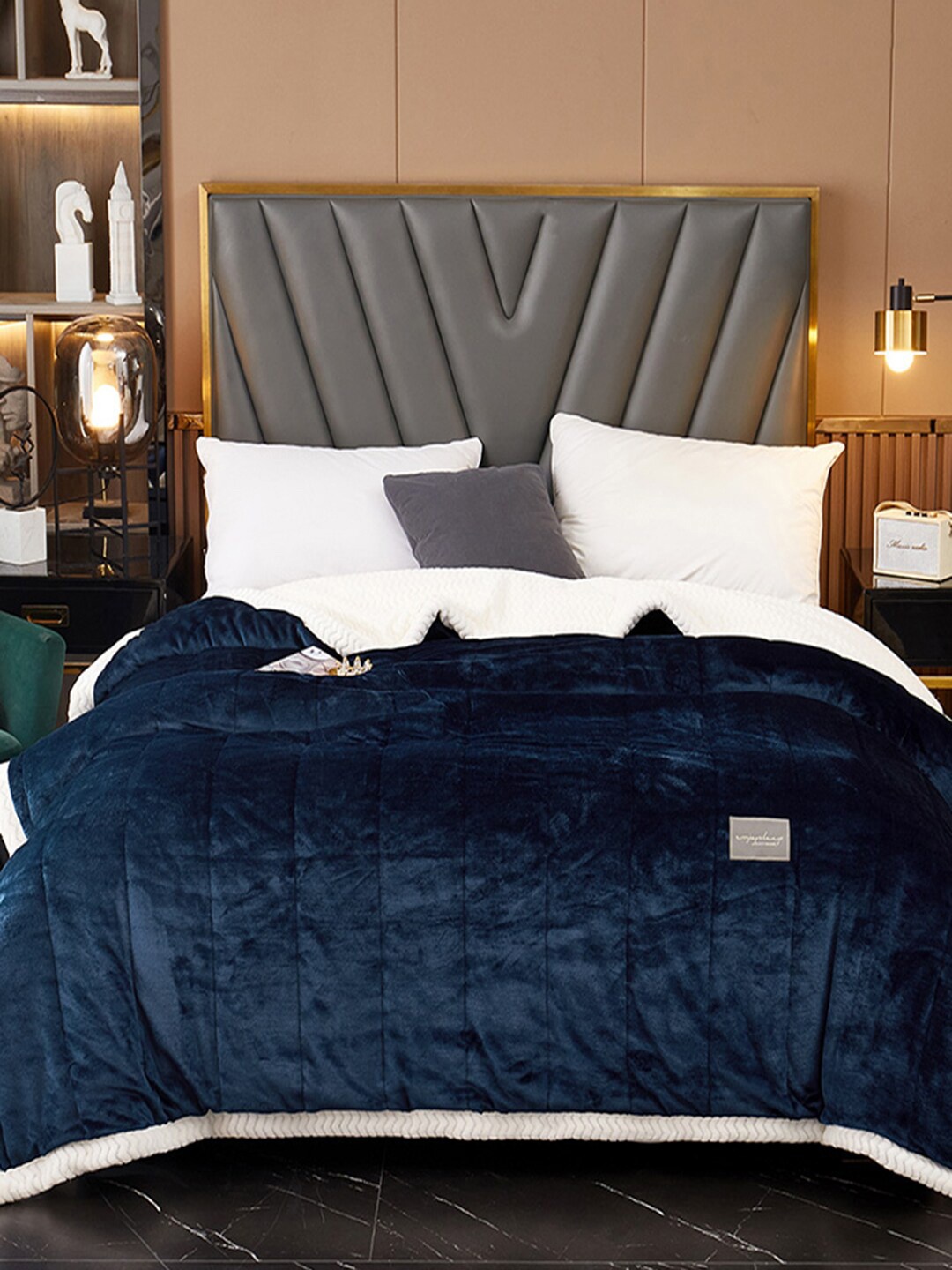 

JC Collection Navy Blue & White Mild Winter 600 GSM Double Bed Blanket