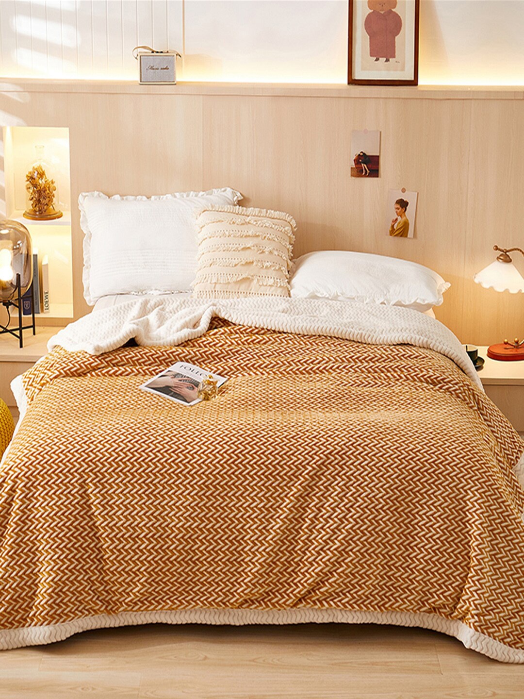 

JC Collection Yellow & White Geometric Mild Winter 600 GSM Double Bed Blanket