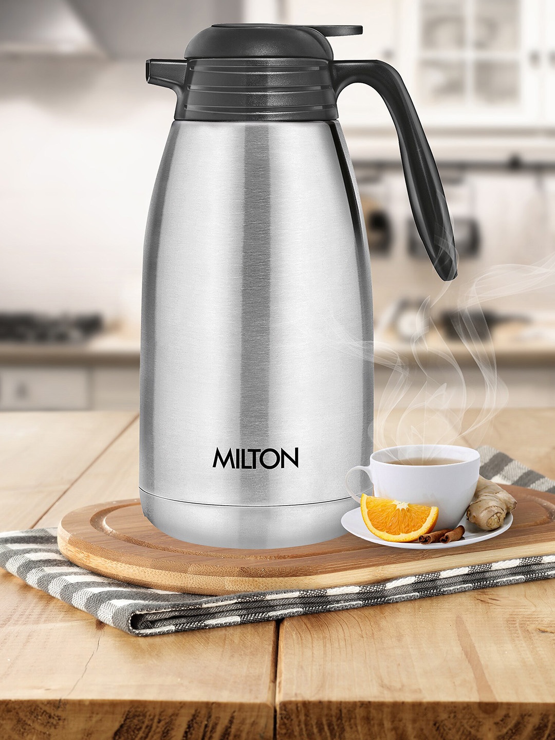 

Milton Classic 2000 Silver Hot And Cold Thermosteel Tea and Coffee Carafe 2L