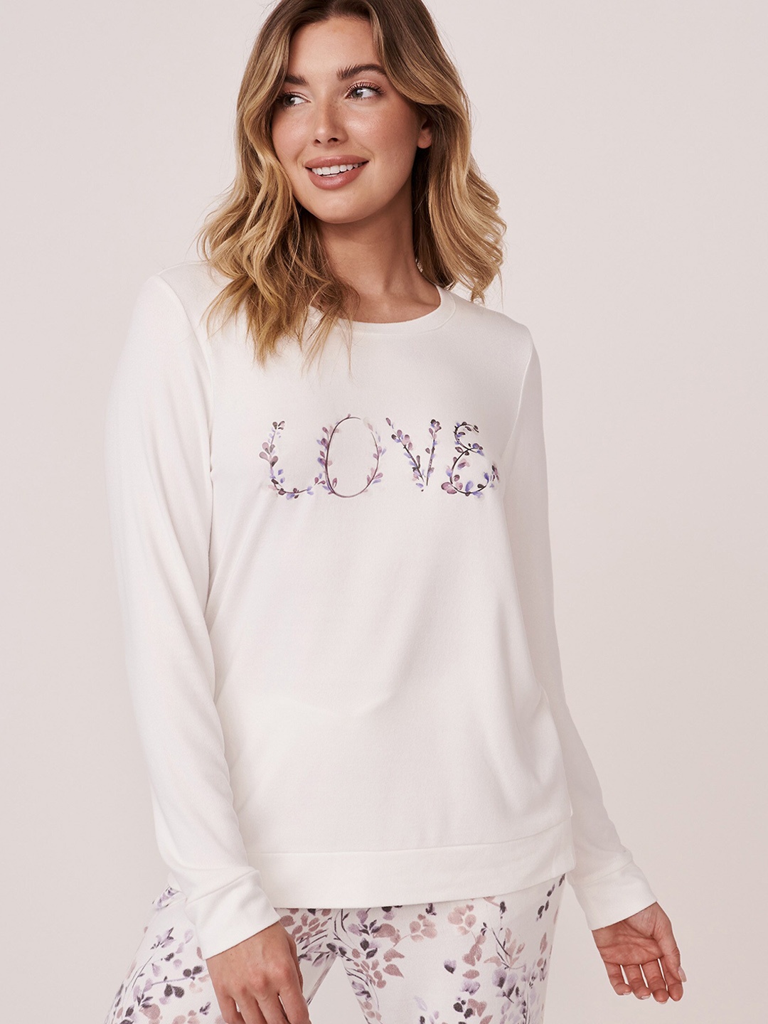 

La Vie en Rose Women White Printed Lounge Tshirts