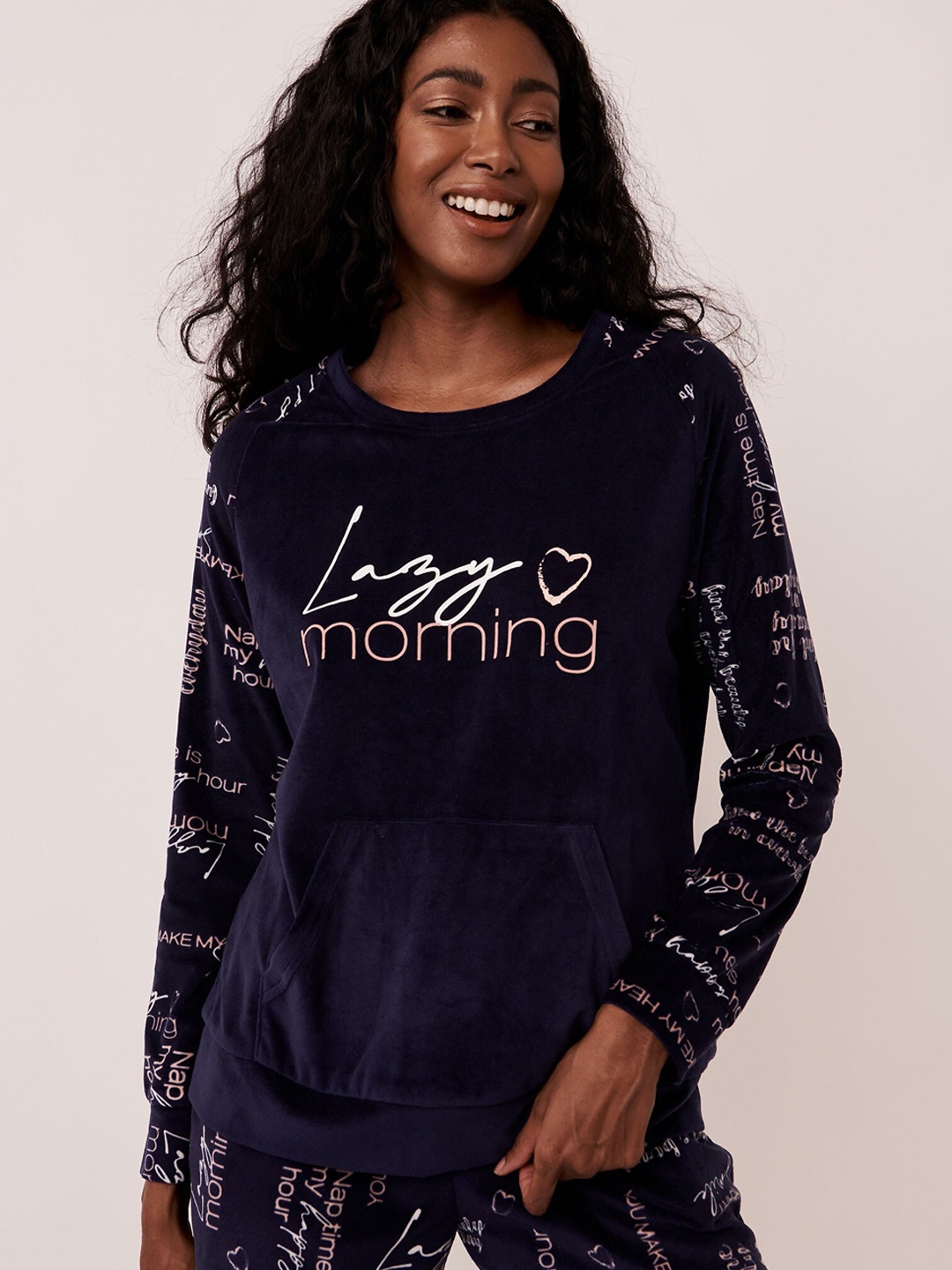 

La Vie en Rose Women Blue & White Printed Lounge Tshirts, Navy blue