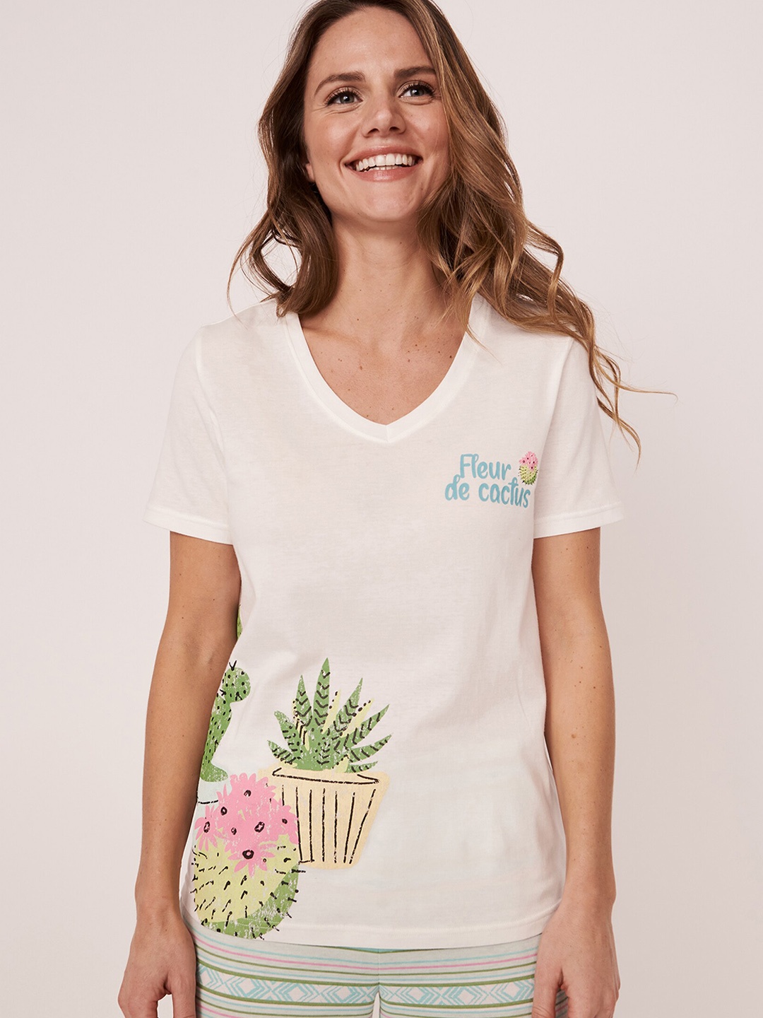 

La Vie en Rose Women White Cotton Printed Lounge Tshirt