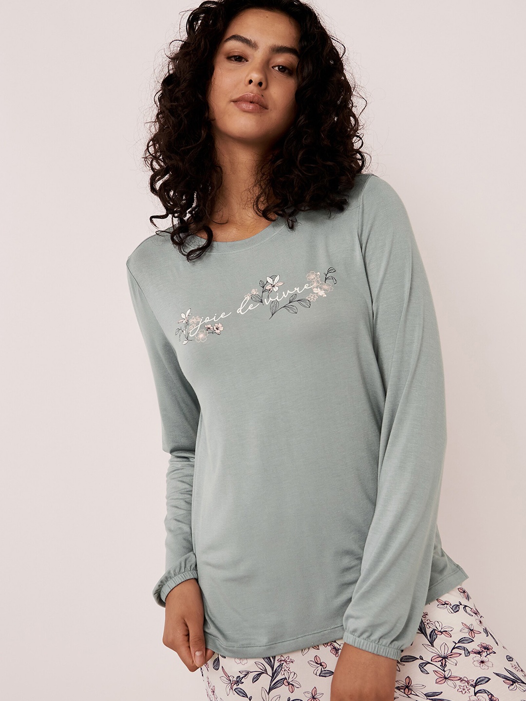 

La Vie en Rose Women Blue & White Printed Lounge Tshirts