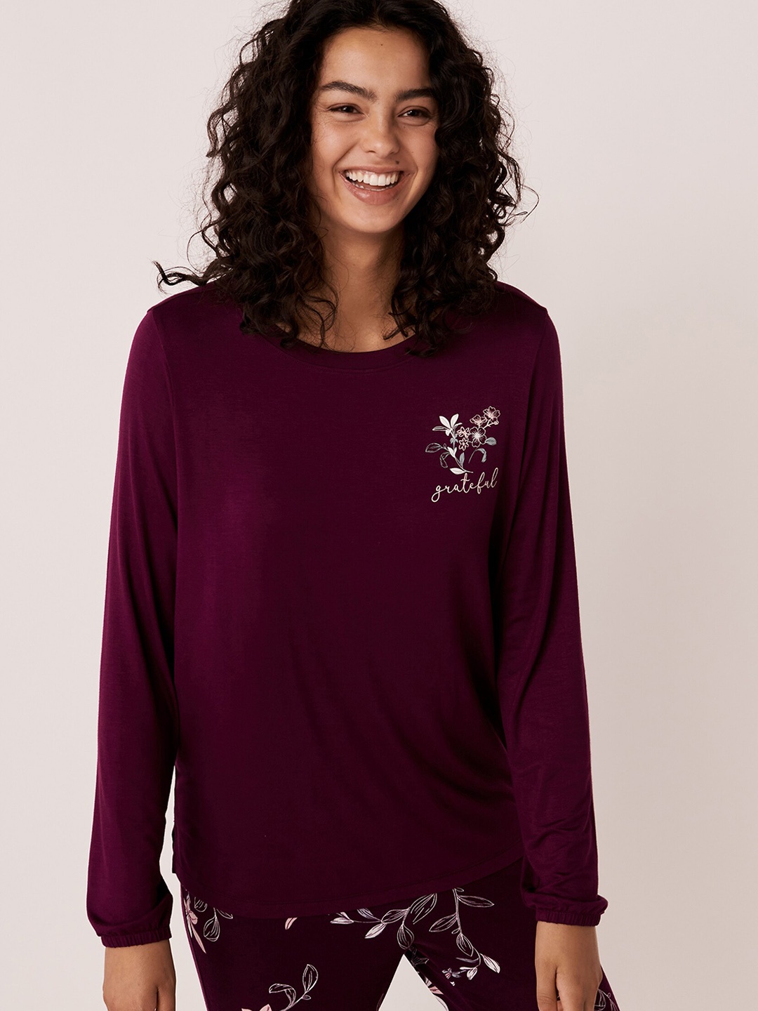 

La Vie en Rose Women Purple Solid Lounge Tshirts