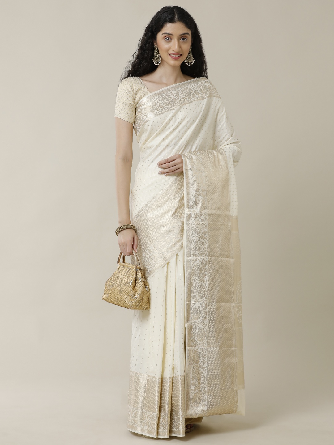 

SAMITTE Off White & Gold-Toned Woven Design Zari Silk Blend Kanjeevaram Saree