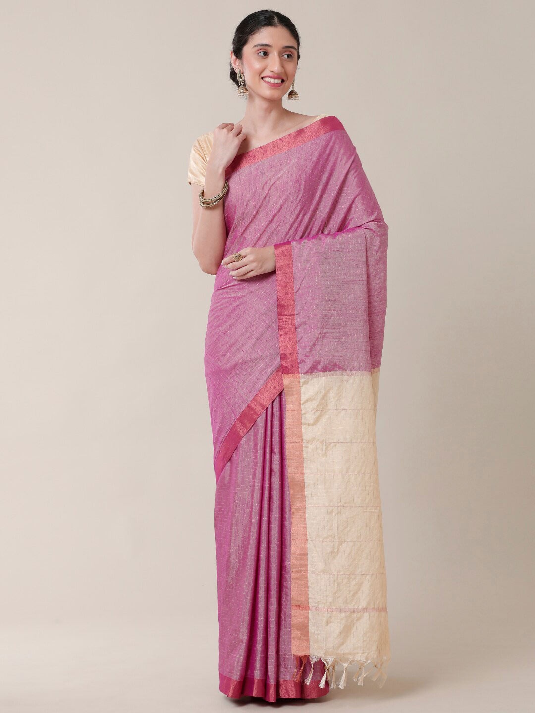 

SAMITTE Pink & Gold-Toned Solid Zari Maheshwari Saree