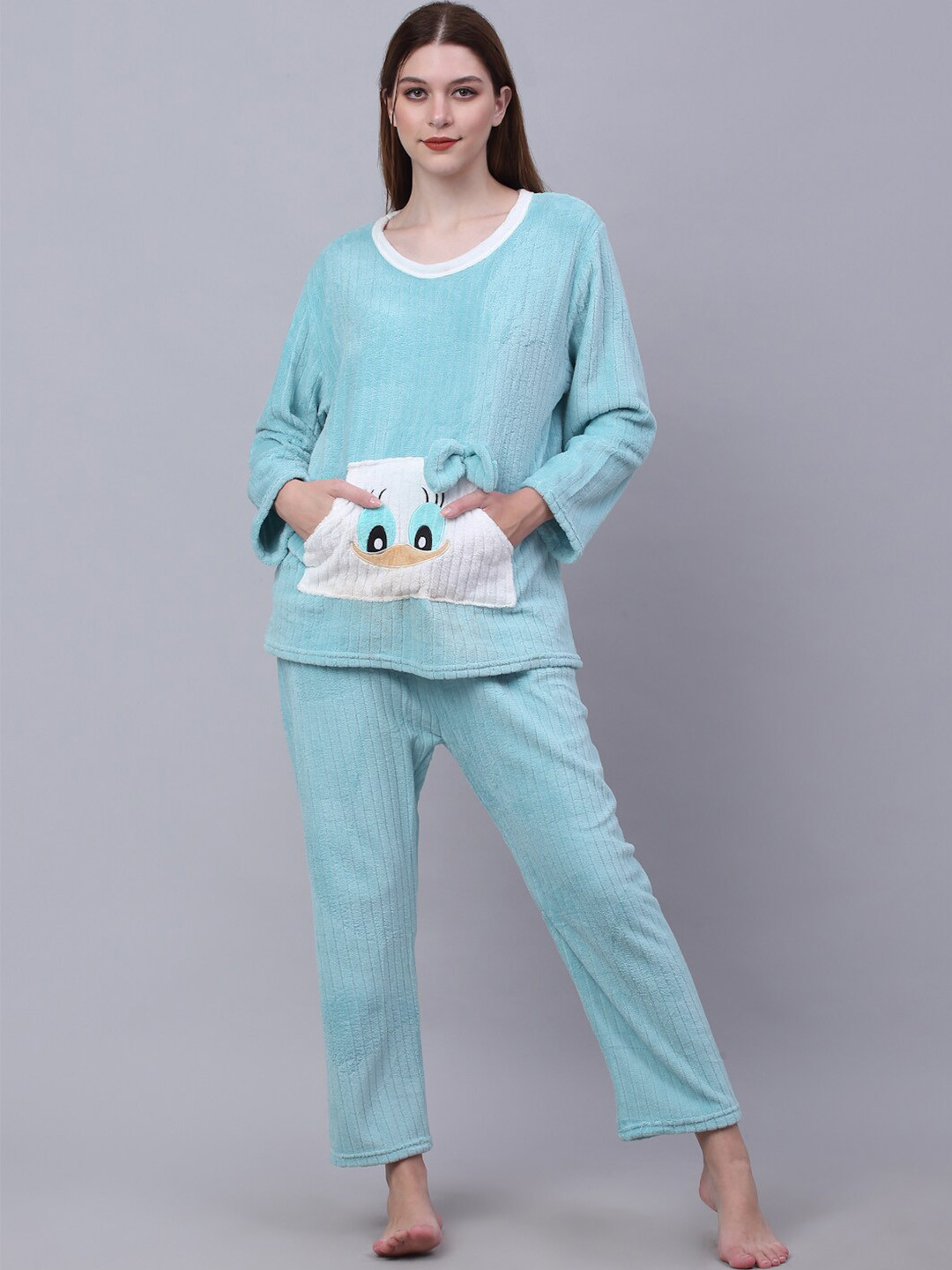 

KLOTTHE Women Turquoise Blue & White Solid Night suit